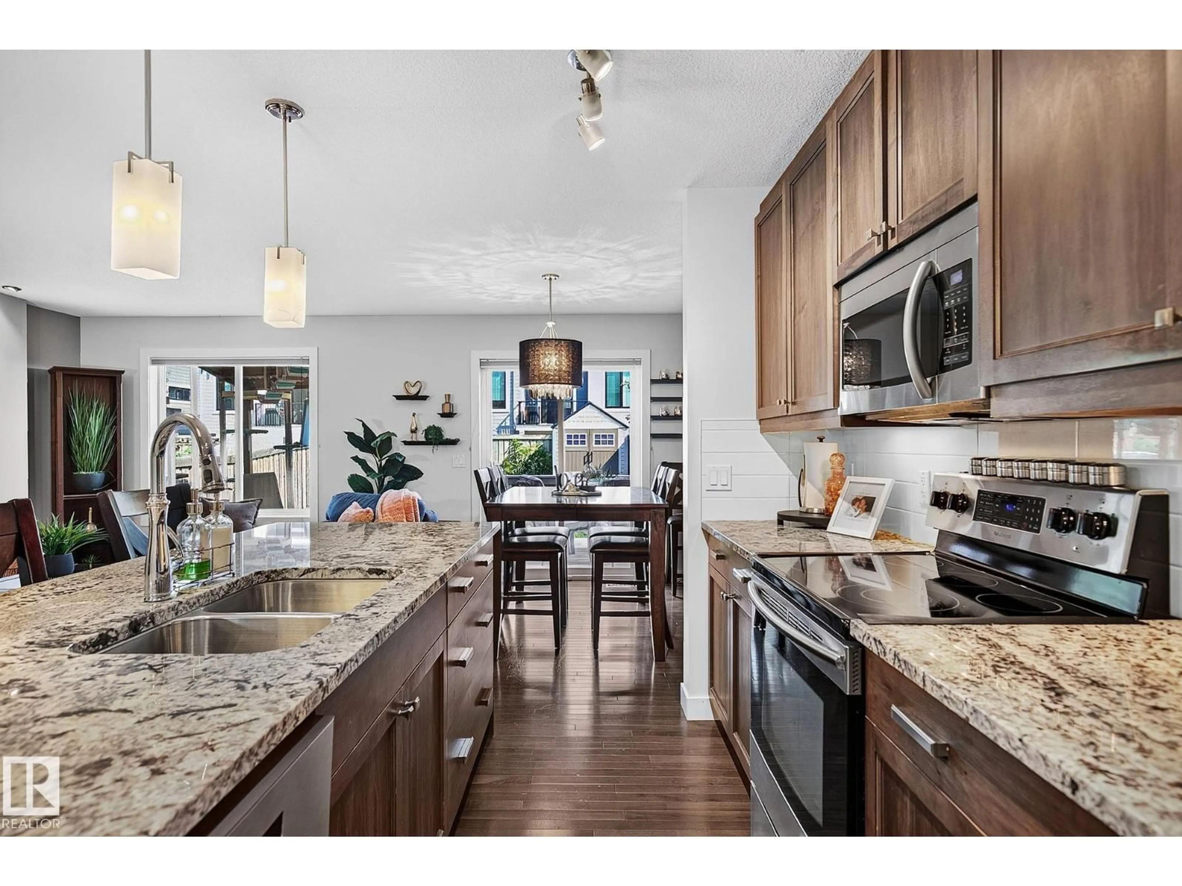 Open concept kitchen, unknown for 6642 CARDINAL RD, Edmonton Alberta T6W1Y8