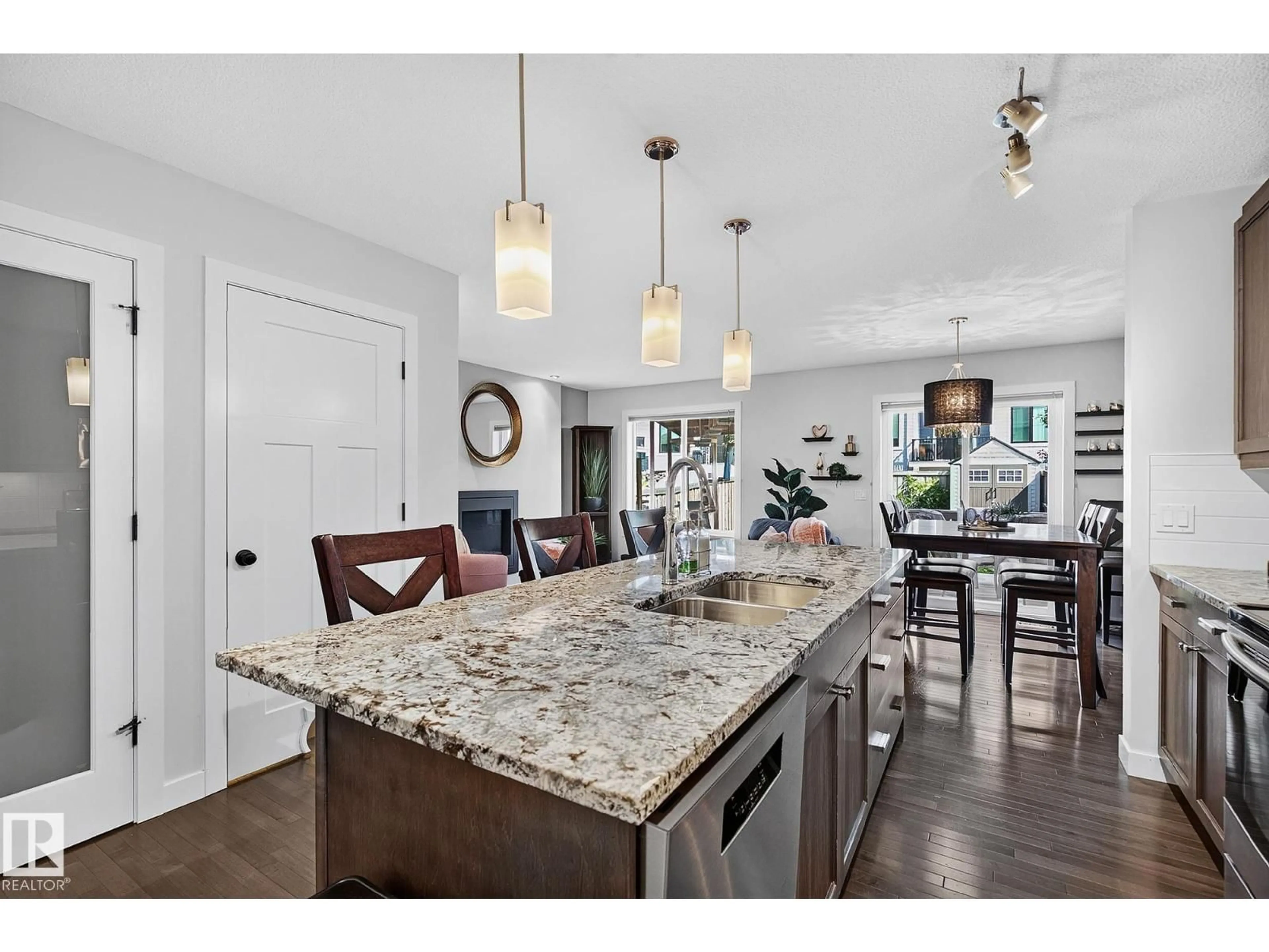 Open concept kitchen, ceramic/tile floor for 6642 CARDINAL RD, Edmonton Alberta T6W1Y8