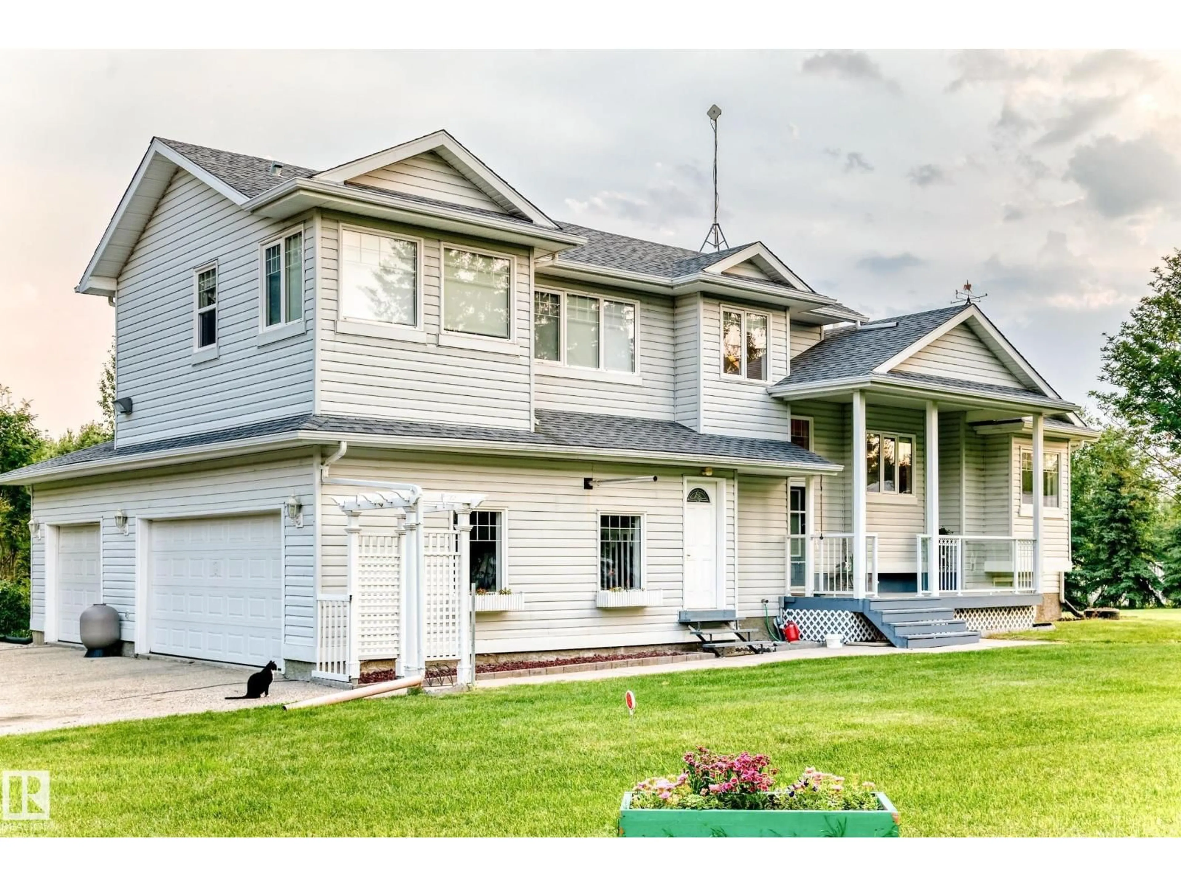 Home with vinyl exterior material, street for 8 - 26321 HGHWAY, Rural Parkland County Alberta T7Y1C7
