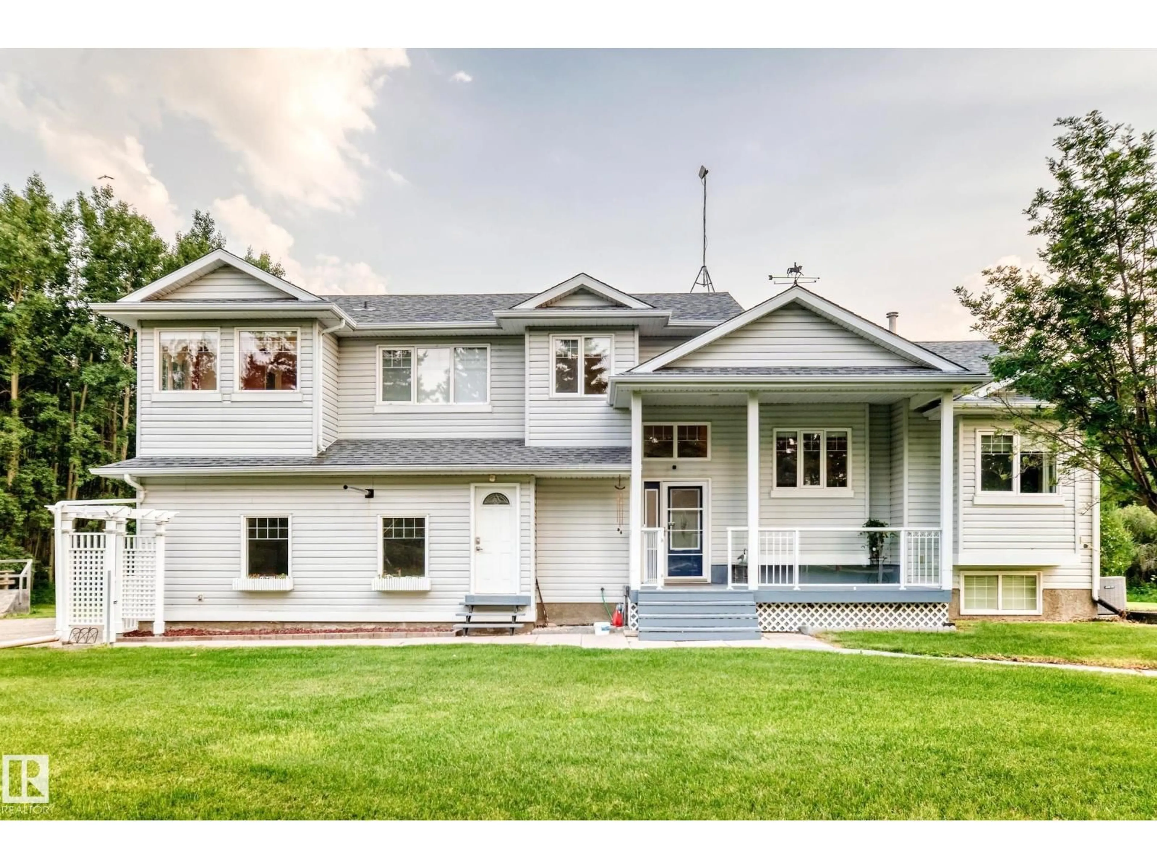 Home with vinyl exterior material, unknown for 8 - 26321 HGHWAY, Rural Parkland County Alberta T7Y1C7