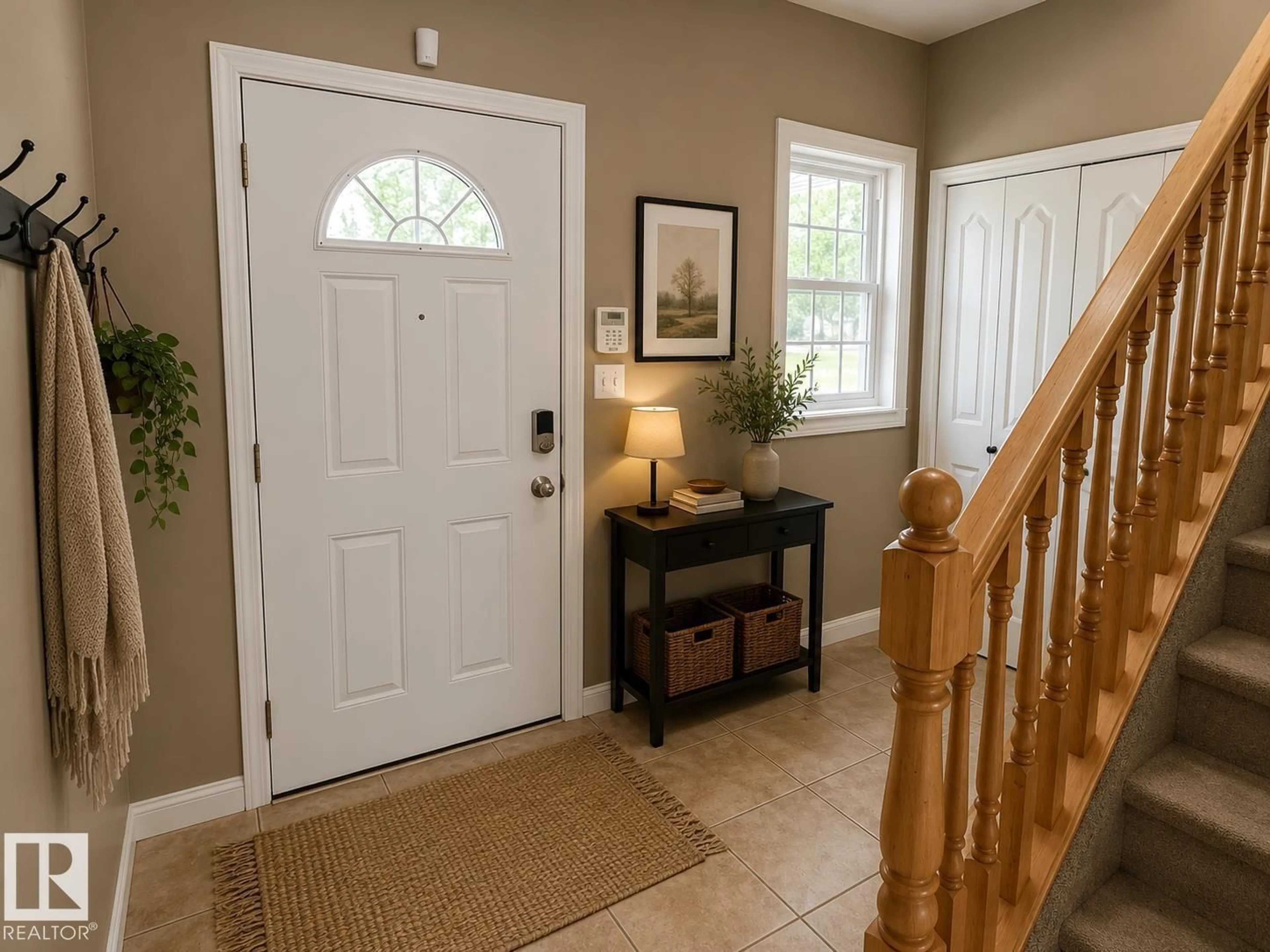 Indoor entryway for NW - 1750 TOMLINSON CM, Edmonton Alberta T6R2W5