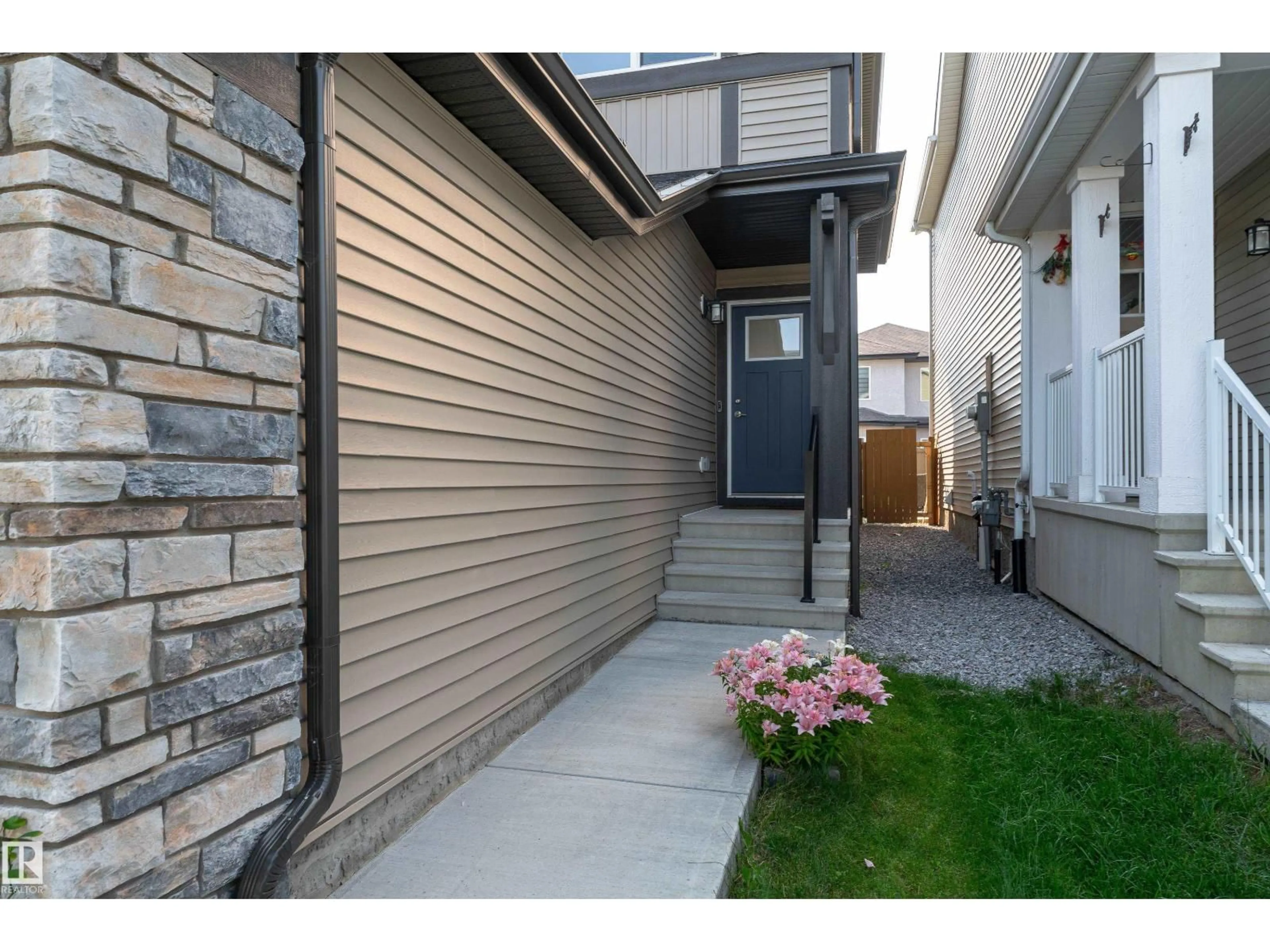 Unknown for 17132 64 ST, Edmonton Alberta T5Y3T6