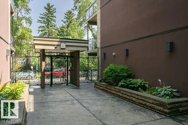 209 - 10811 72 AV NW, Edmonton 4