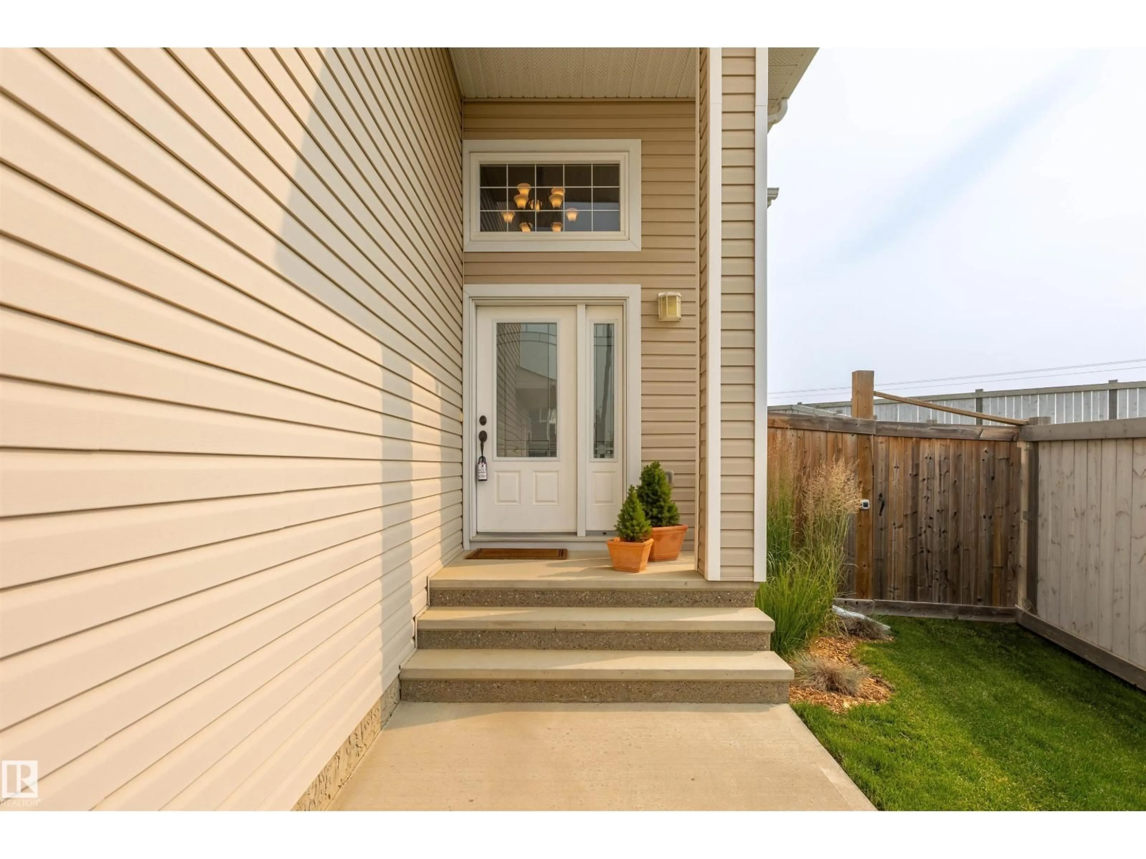 Indoor entryway for 9604 87 ST, Morinville Alberta T8R0C5