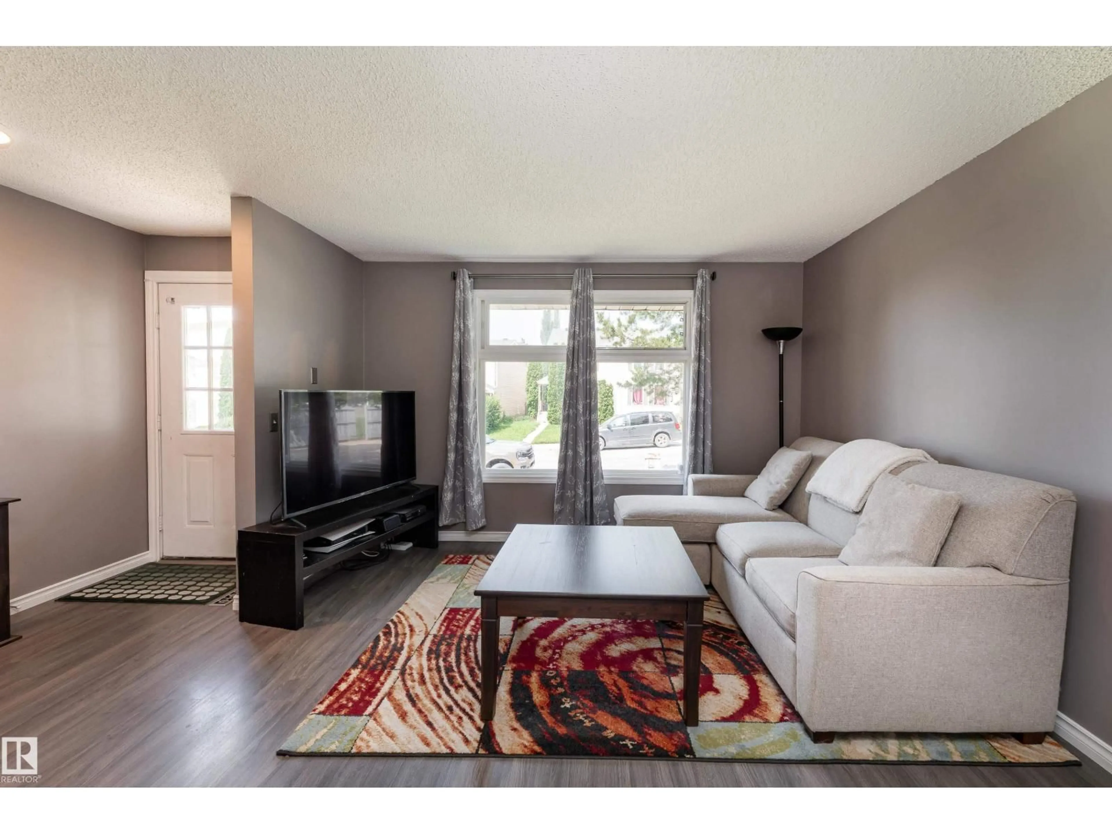 Living room with furniture, unknown for 879 VILLAGE ME, Sherwood Park Alberta T8A4L9