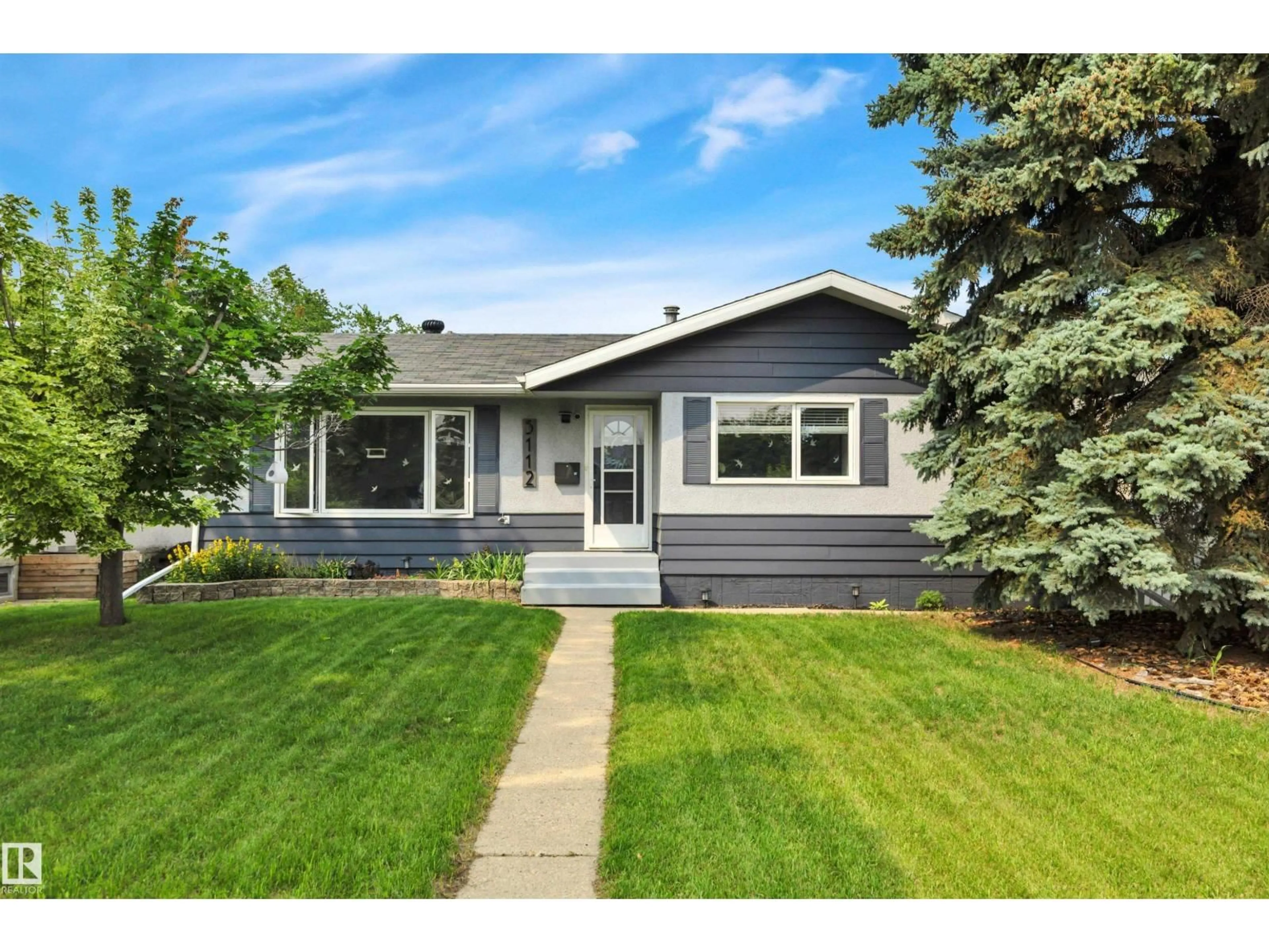 Home with vinyl exterior material, street for 5112 43 AV, Leduc Alberta T9E5A4