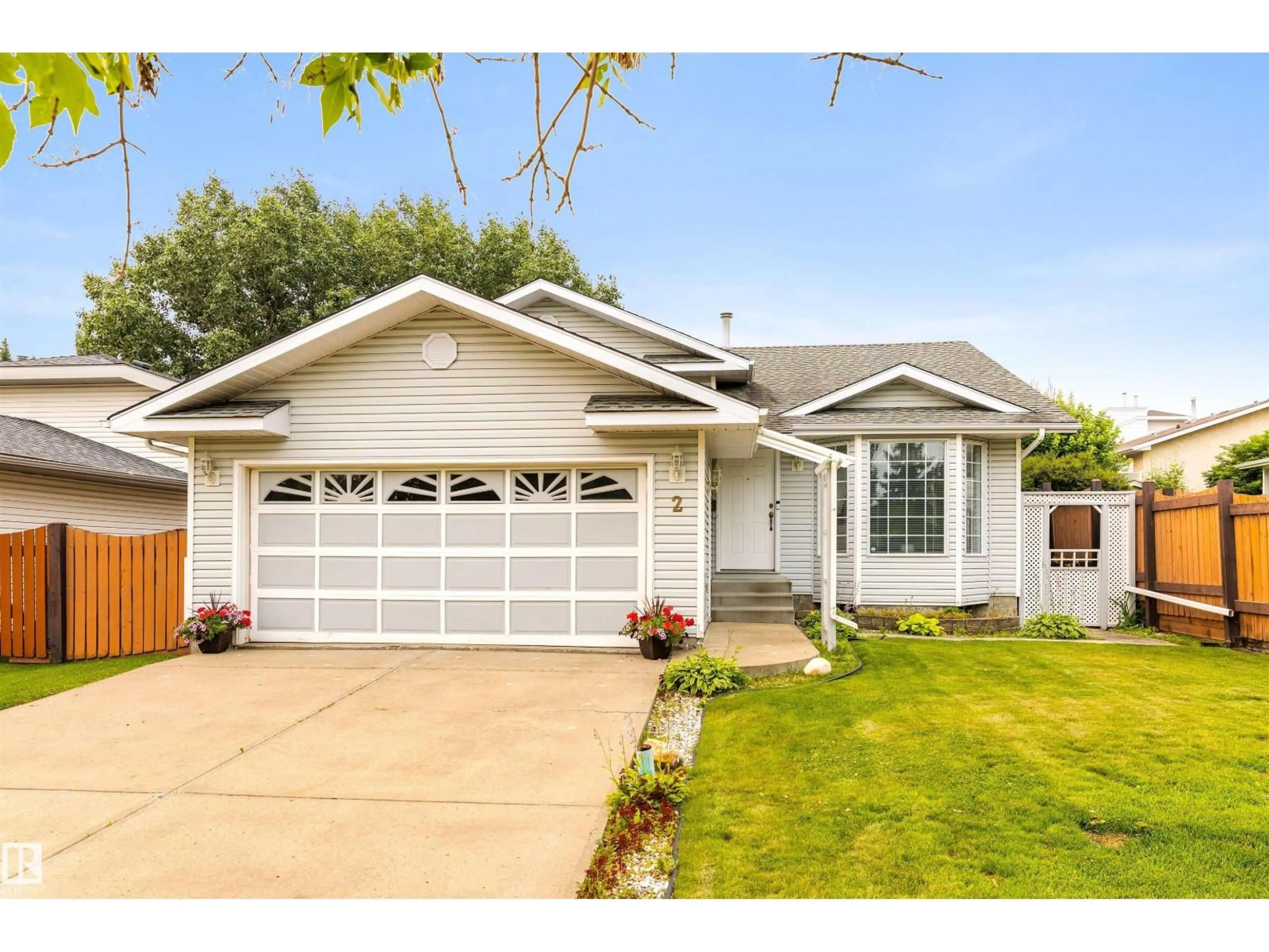 Home with vinyl exterior material, street for 2 DUNVEGAN CT, St. Albert Alberta T8N6B1