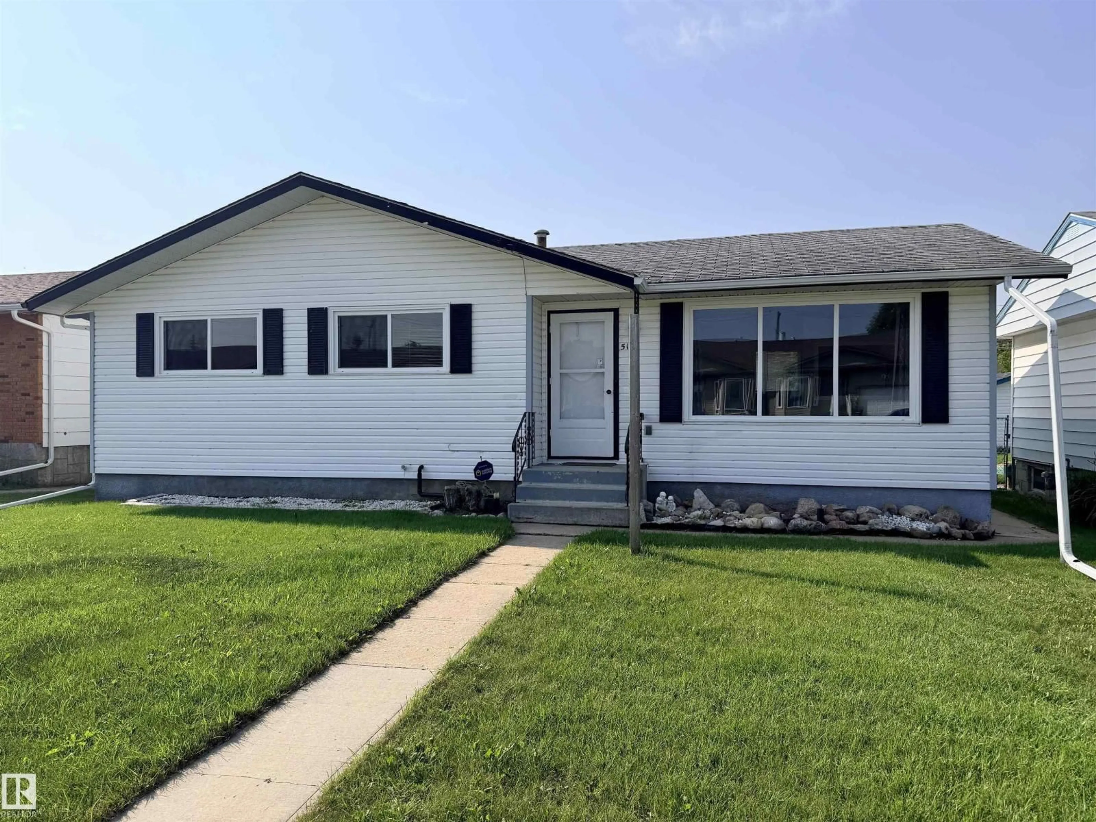 Home with vinyl exterior material, street for 5117 51 AV, St. Paul Town Alberta T0A3A1