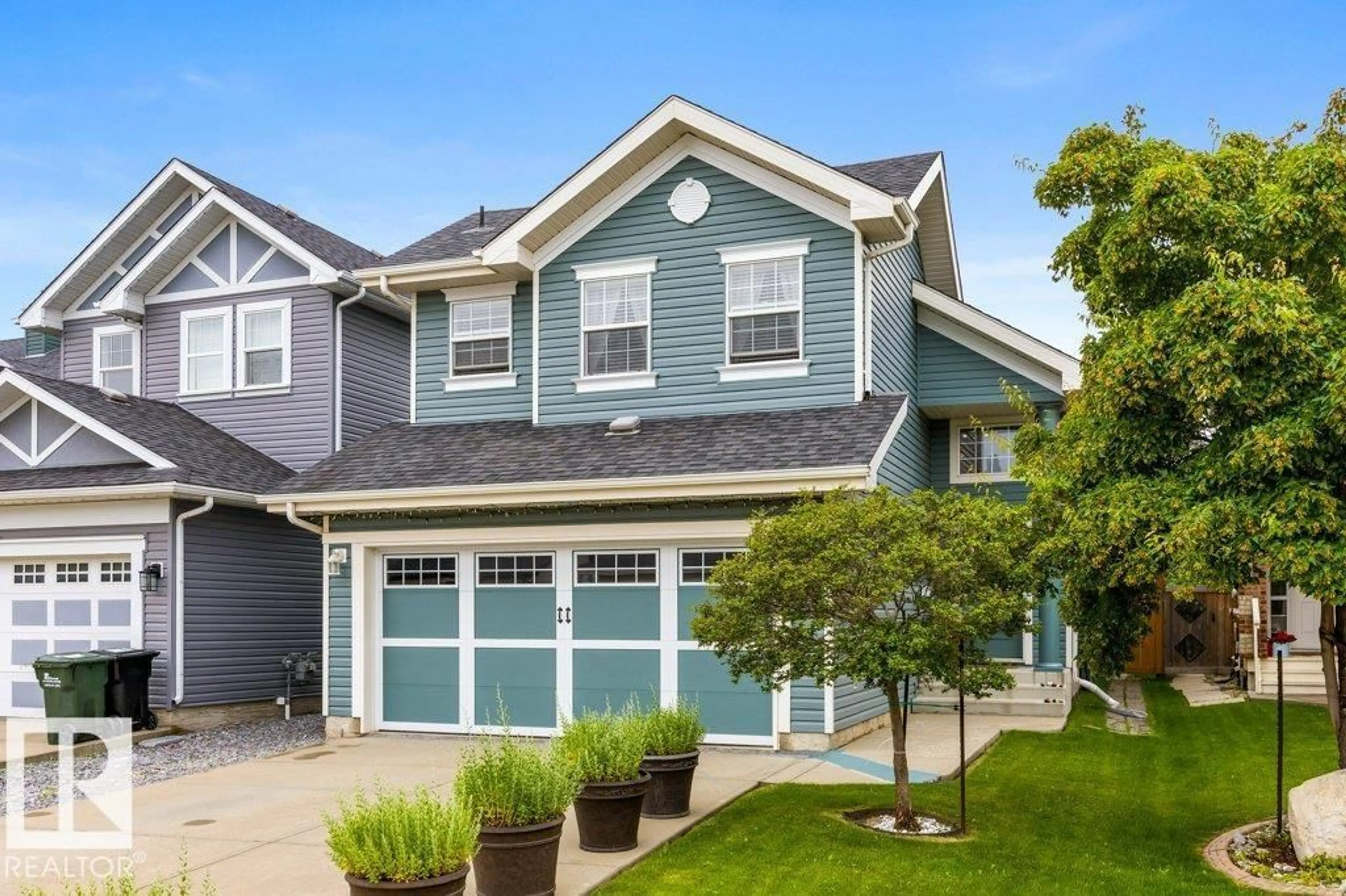 Home with vinyl exterior material, street for 1211 APPLETON CL, Sherwood Park Alberta T8G0G5
