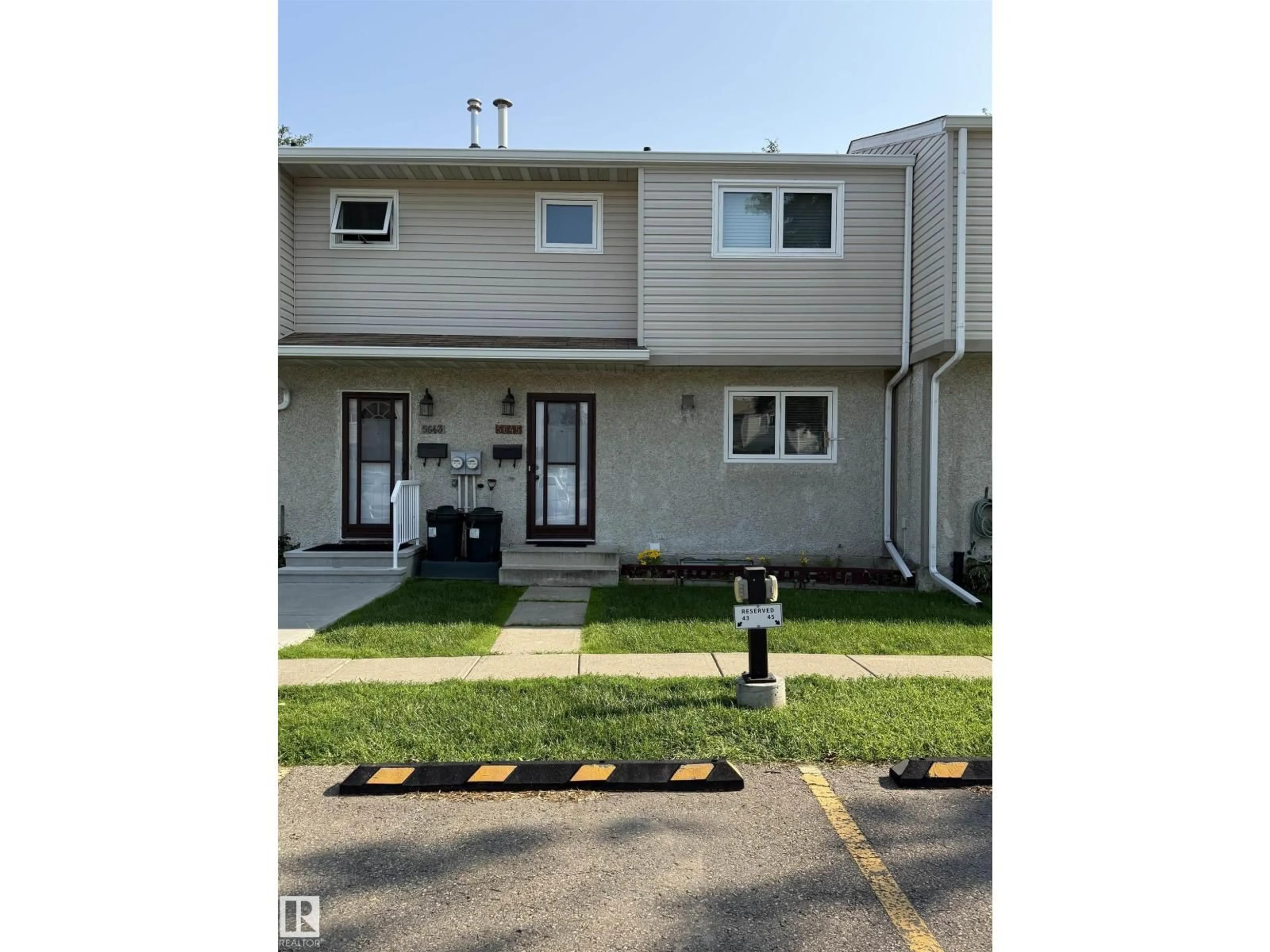 Unknown for 5645 137 AV, Edmonton Alberta T5A2H4