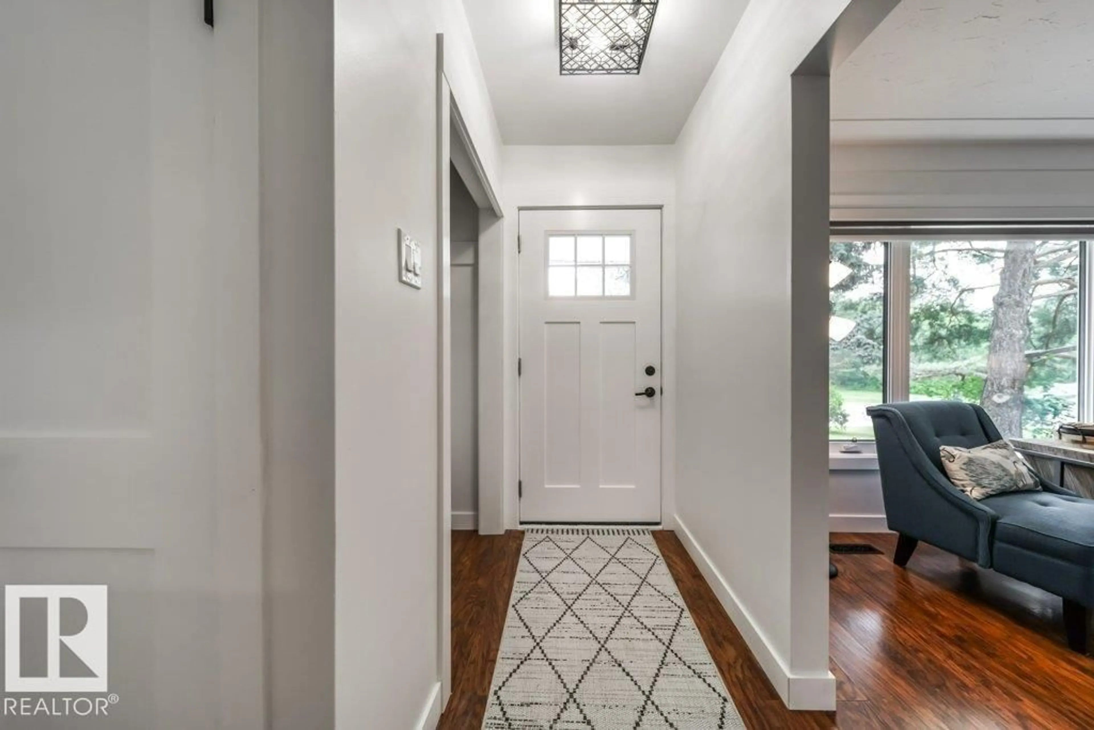 Indoor entryway for NW - 7123 87 ST, Edmonton Alberta T6C3G1