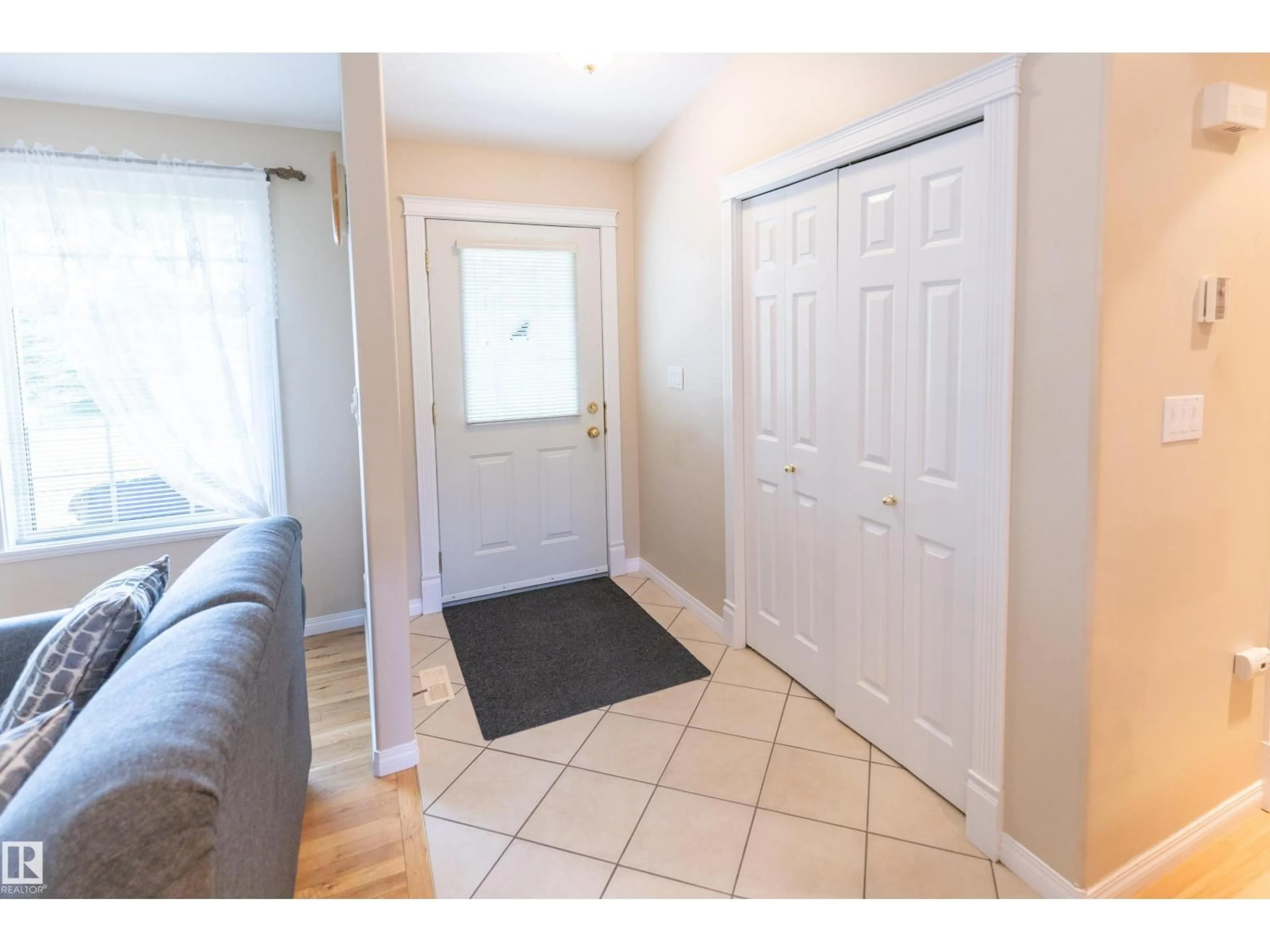 Indoor entryway for 72 TWP RD 515 RD, Rural Beaver County Alberta T0B4J0