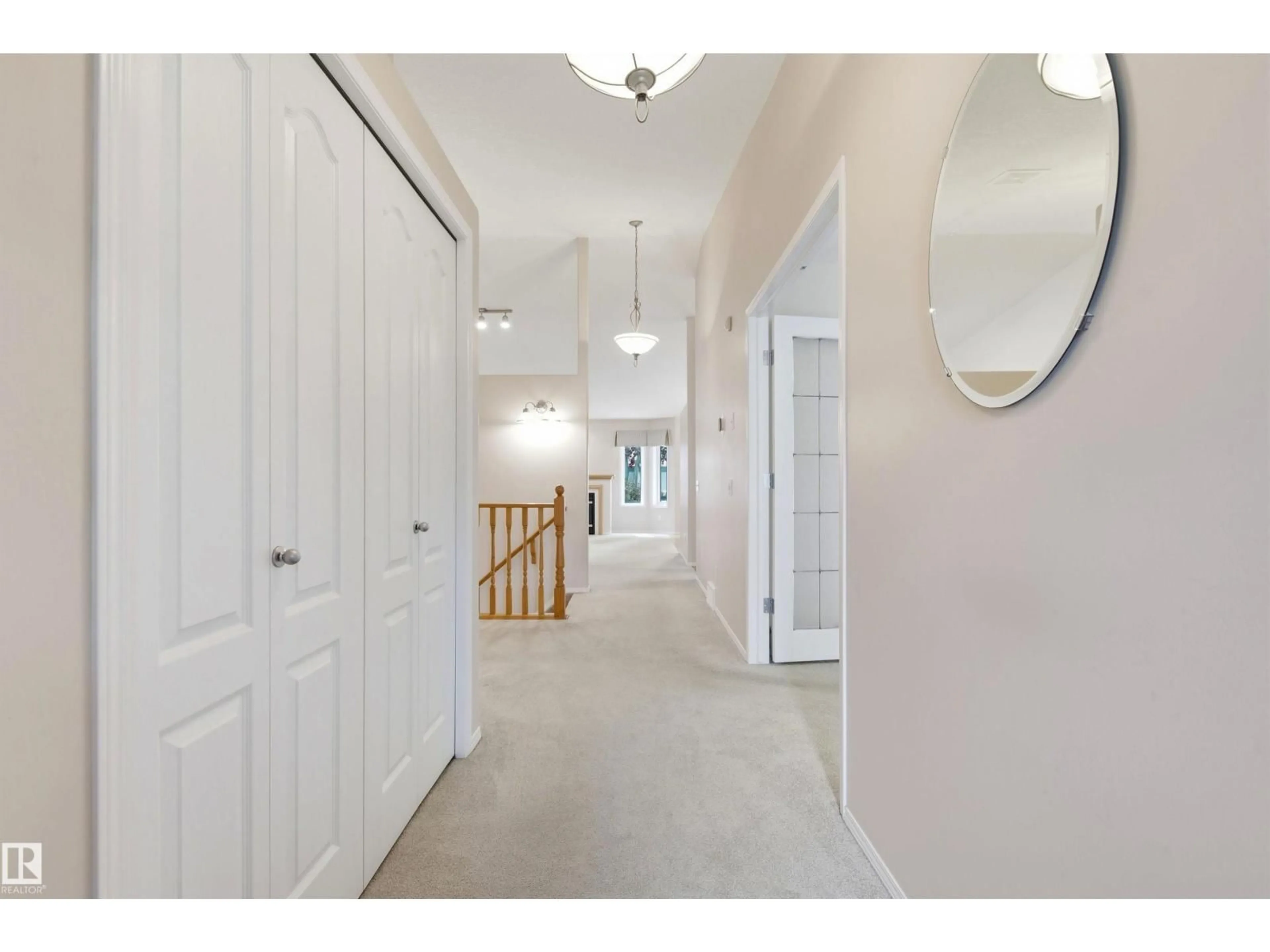 Indoor foyer for 9 - 10 DECHENE RD, Edmonton Alberta T6M2V1