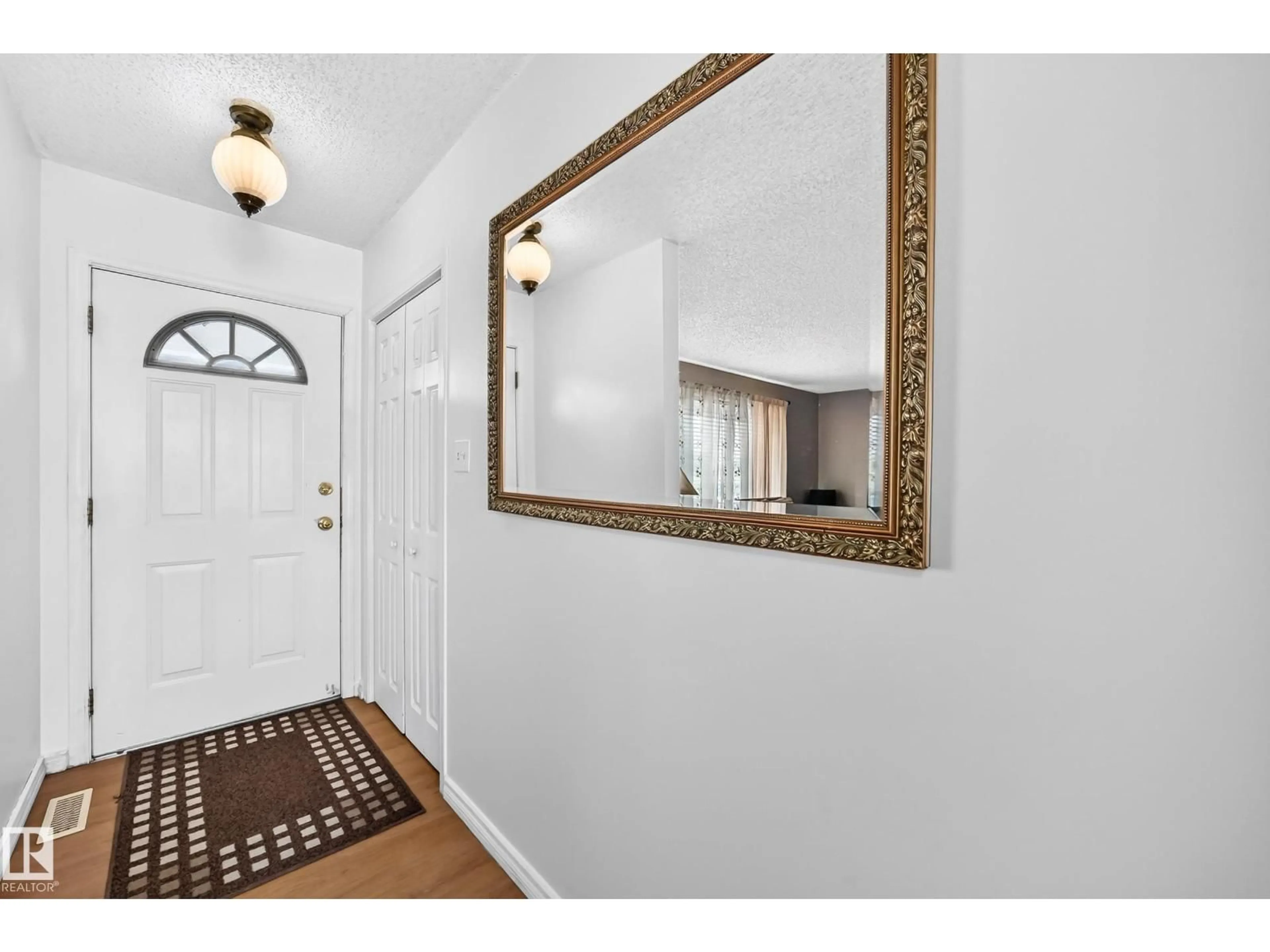 Indoor entryway for 9205 84 ST, Fort Saskatchewan Alberta T8L3N9