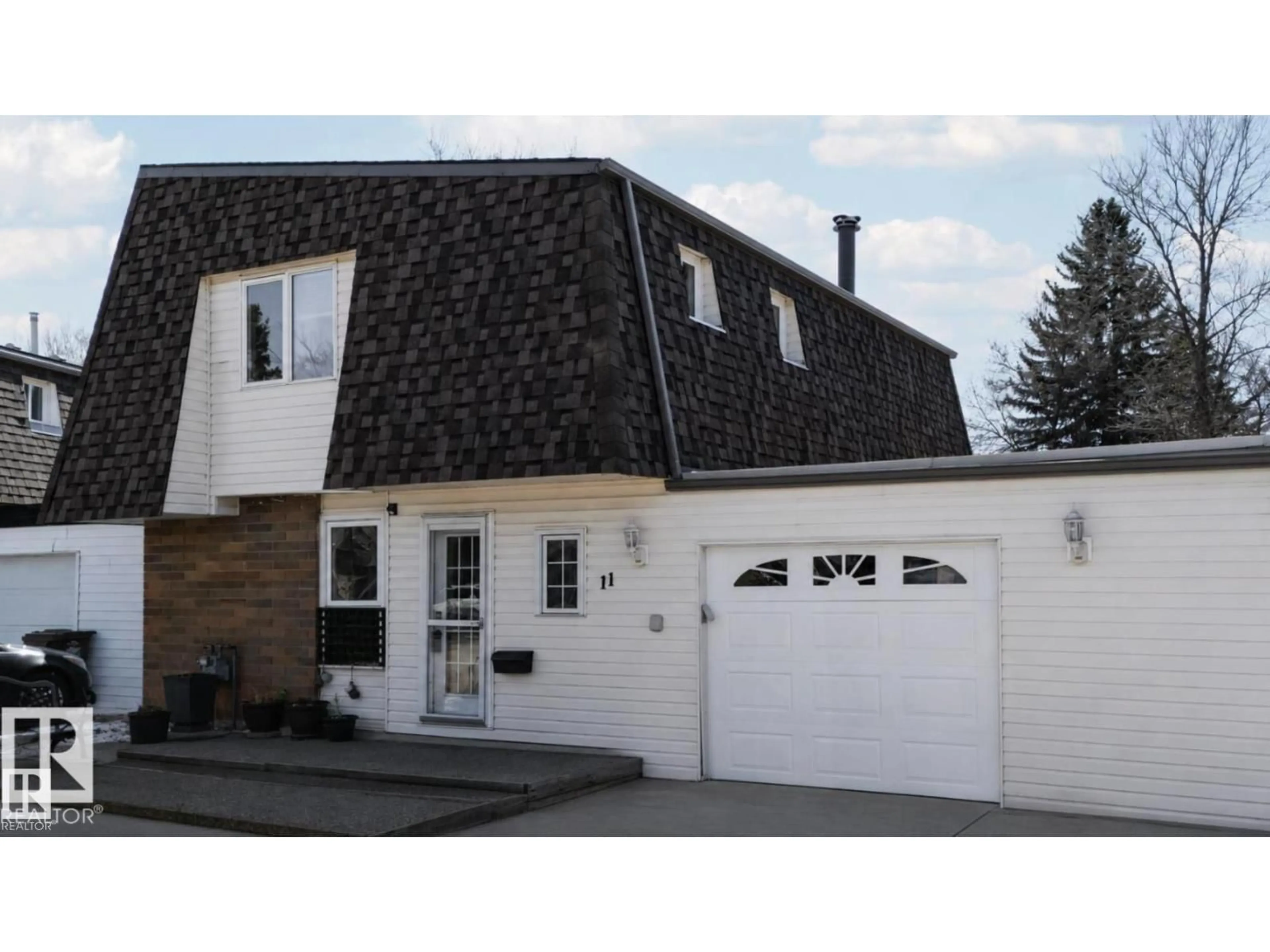 Home with vinyl exterior material, street for 11 GREENFIELD ES, St. Albert Alberta T8N2G2