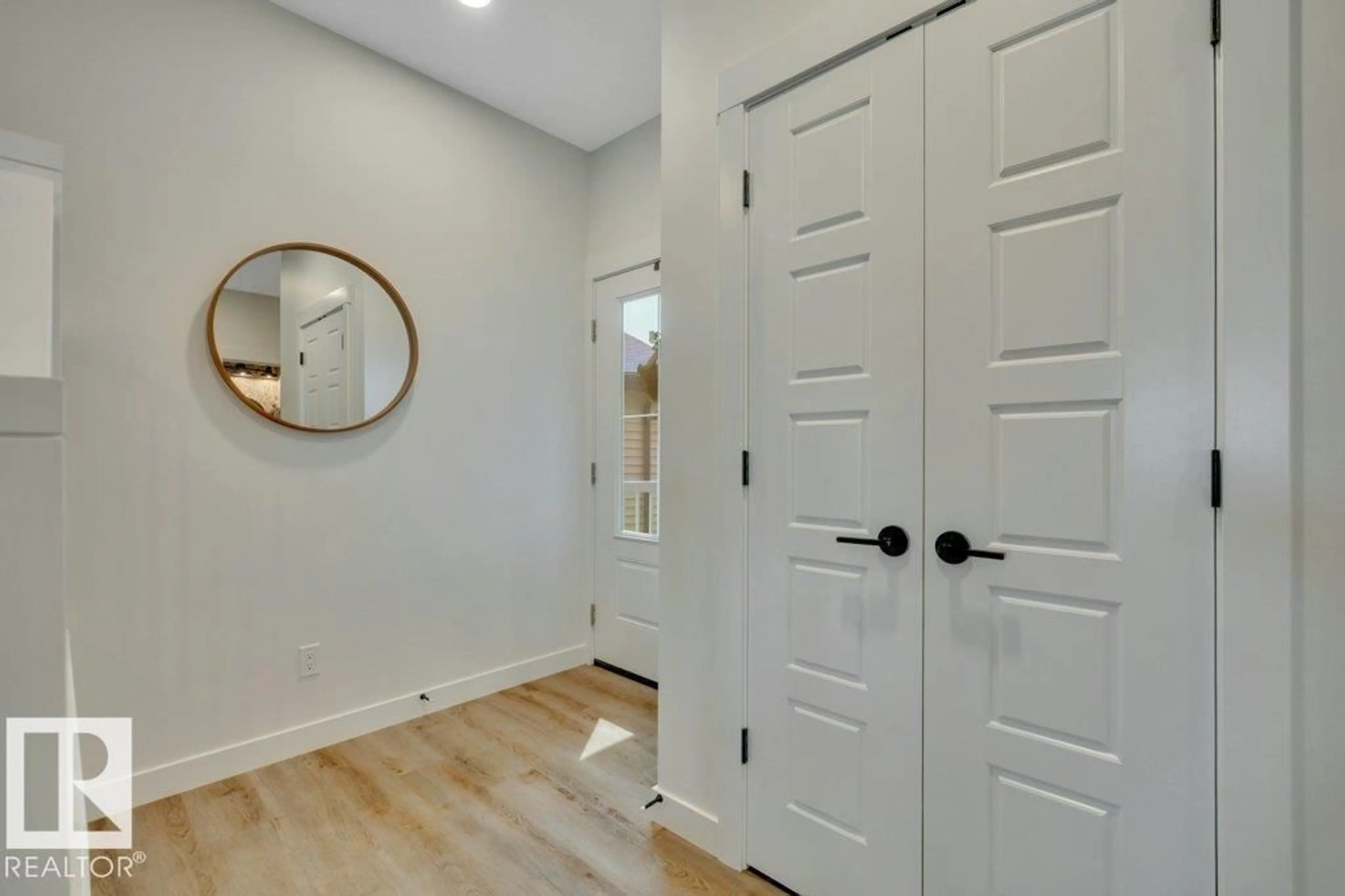 Indoor entryway for 5329 LARK LD, Edmonton Alberta T5S0P2