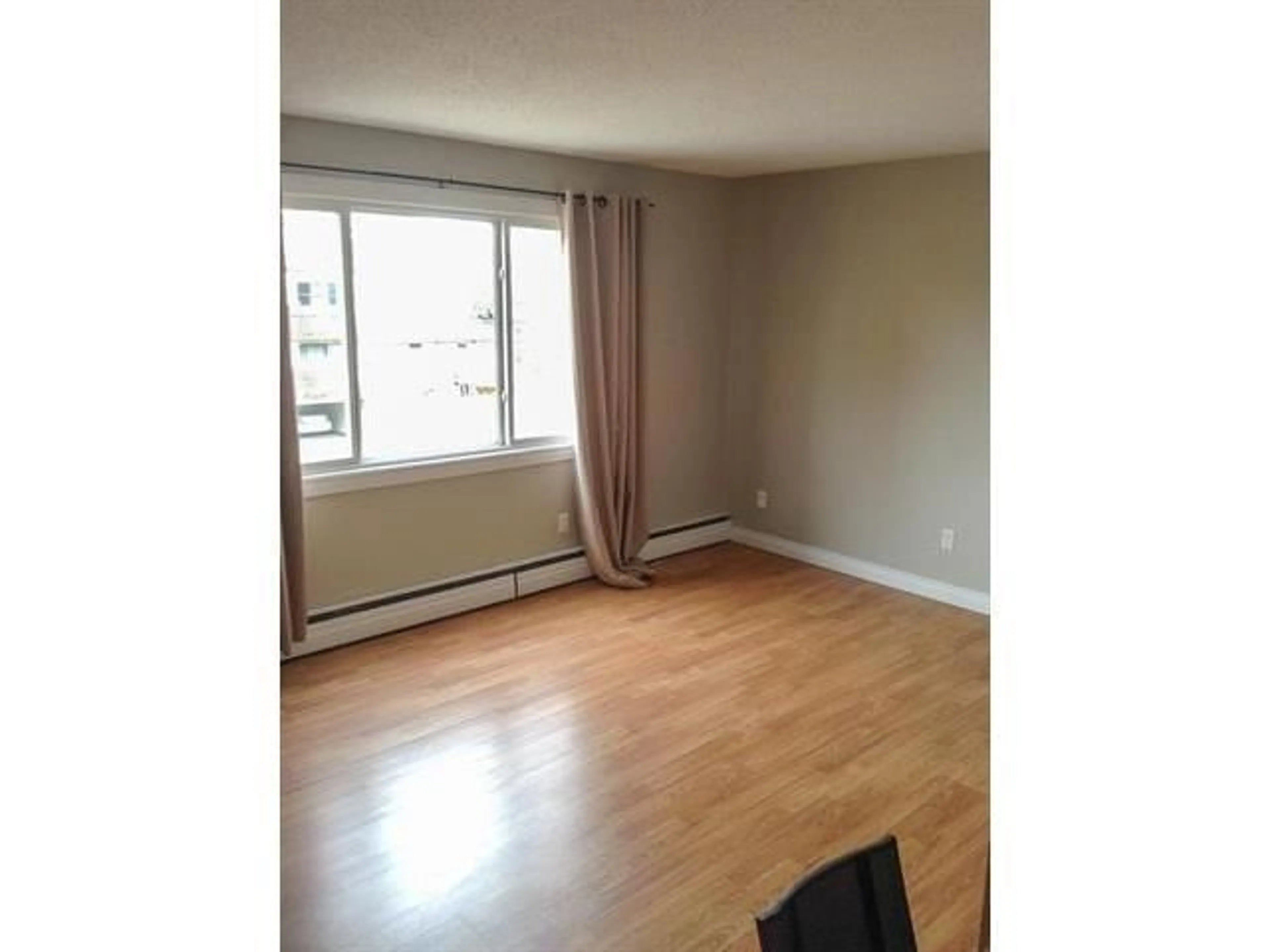 A pic of a room for #306 - 10415 93 ST, Edmonton Alberta T5X1X5