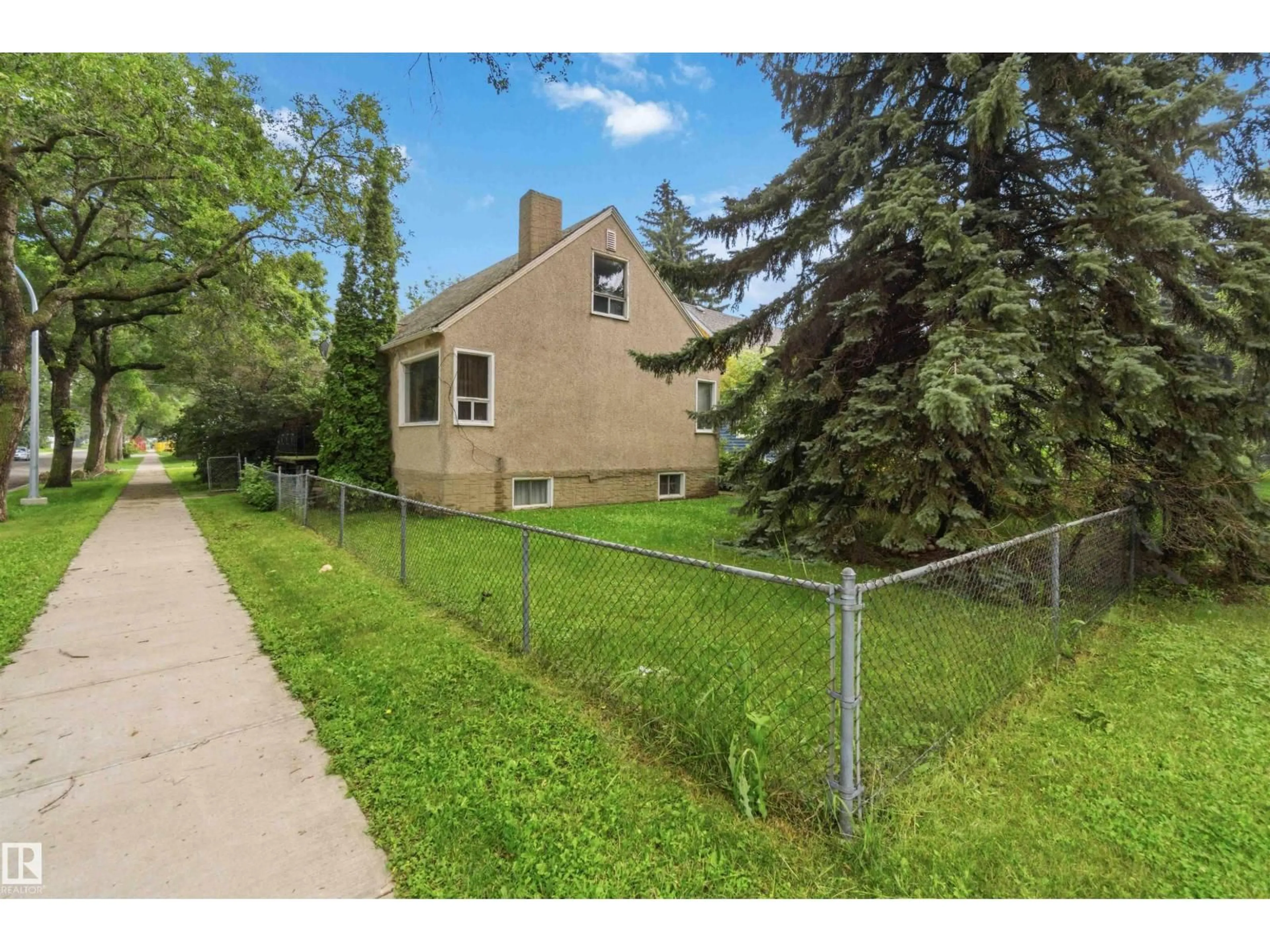 Unknown for 12243 104 ST, Edmonton Alberta T5G2L7