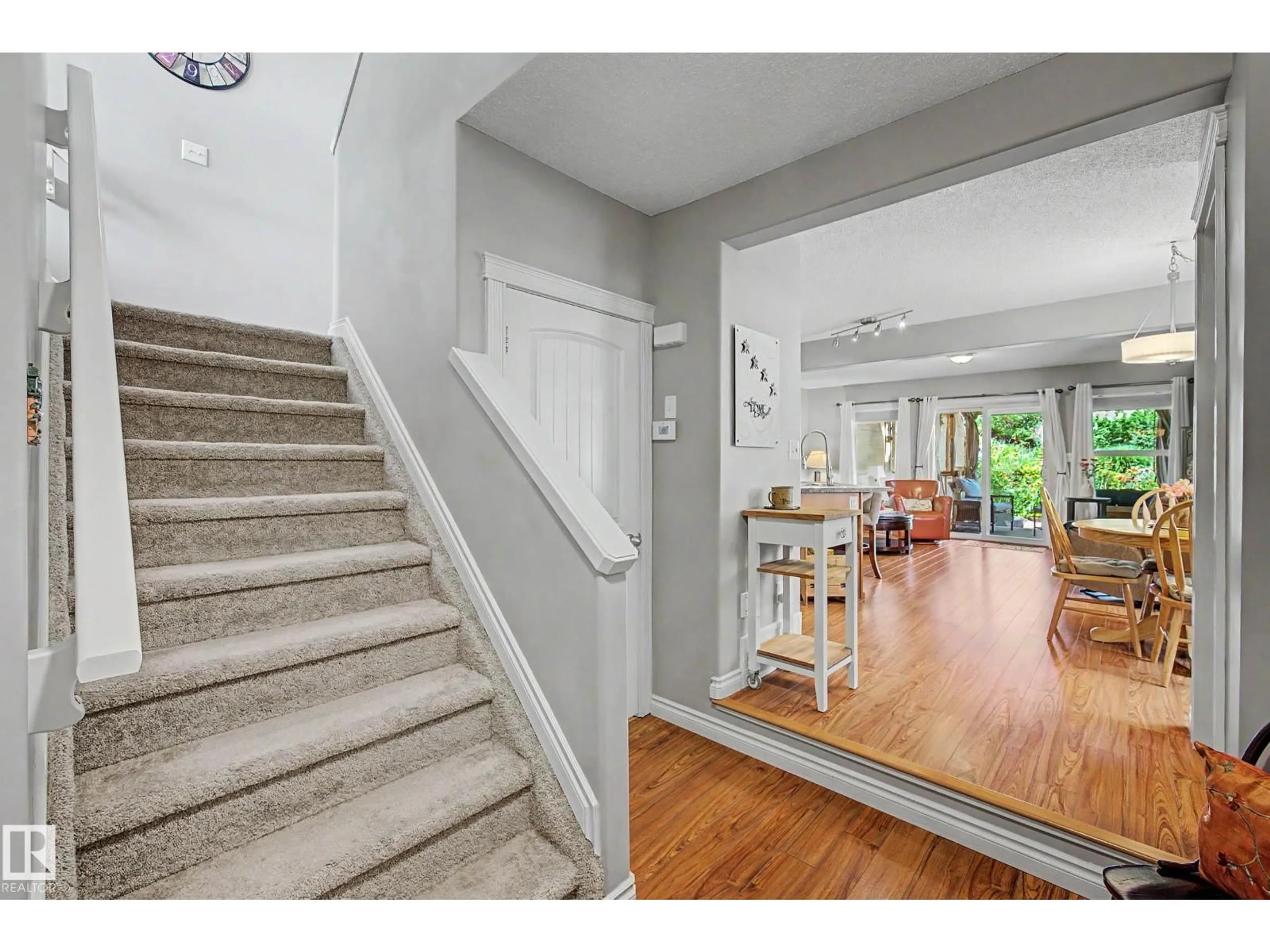 Indoor entryway for 15144 33 ST, Edmonton Alberta T5Y0J7