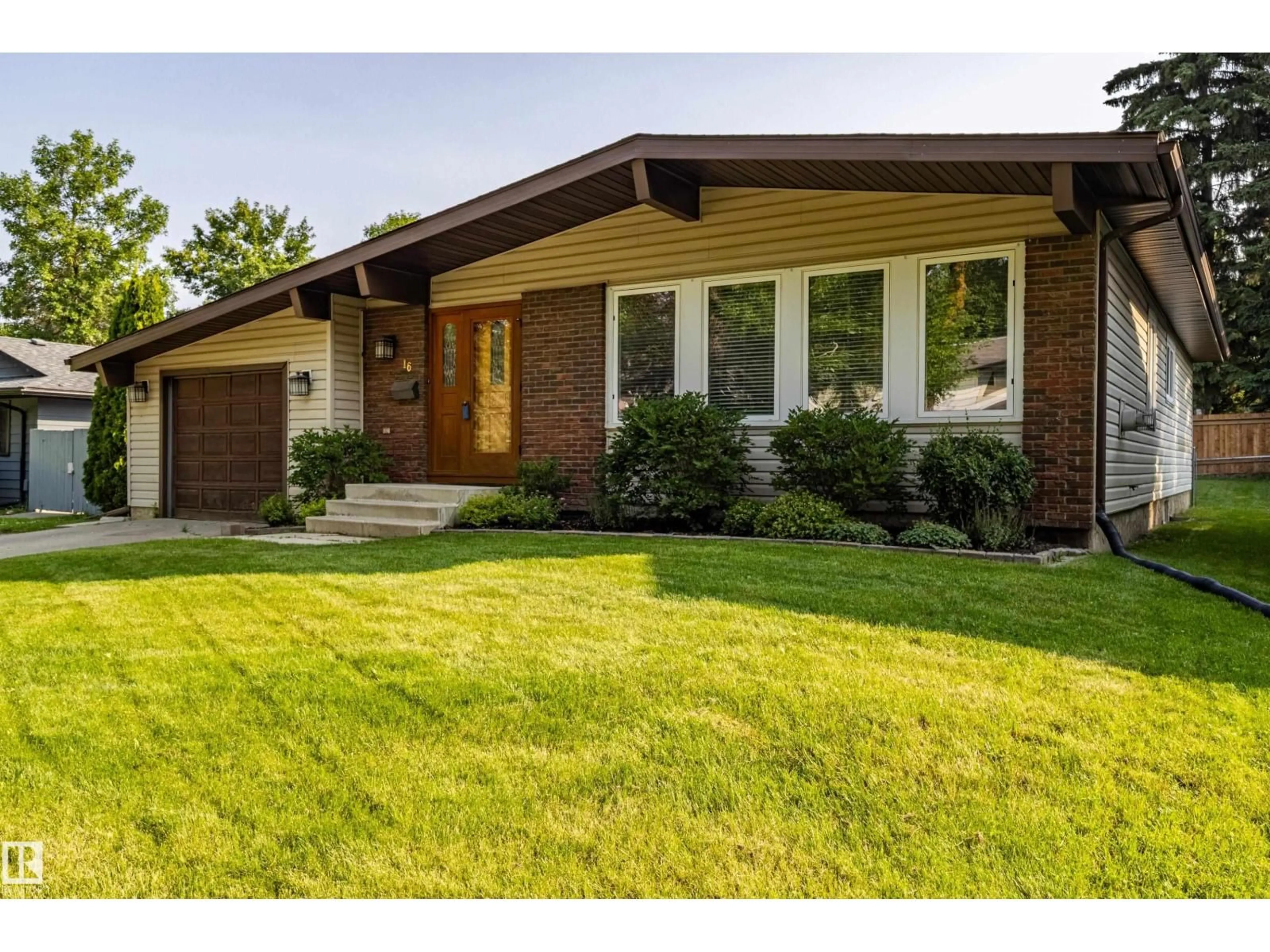 Home with brick exterior material, street for 16 BRUNSWICK CR, St. Albert Alberta T8N2K6