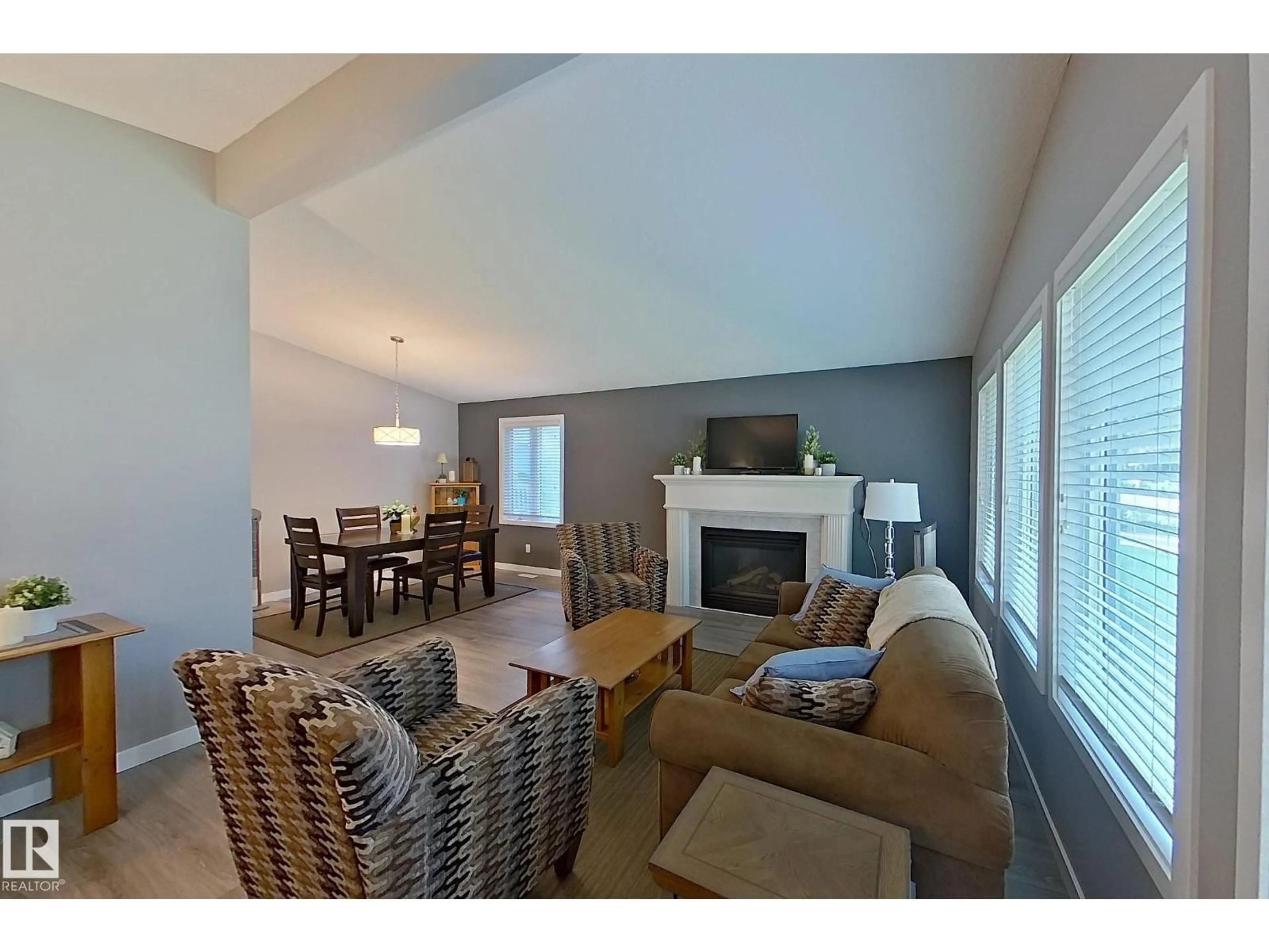 Living room with furniture, unknown for 16 BRUNSWICK CR, St. Albert Alberta T8N2K6