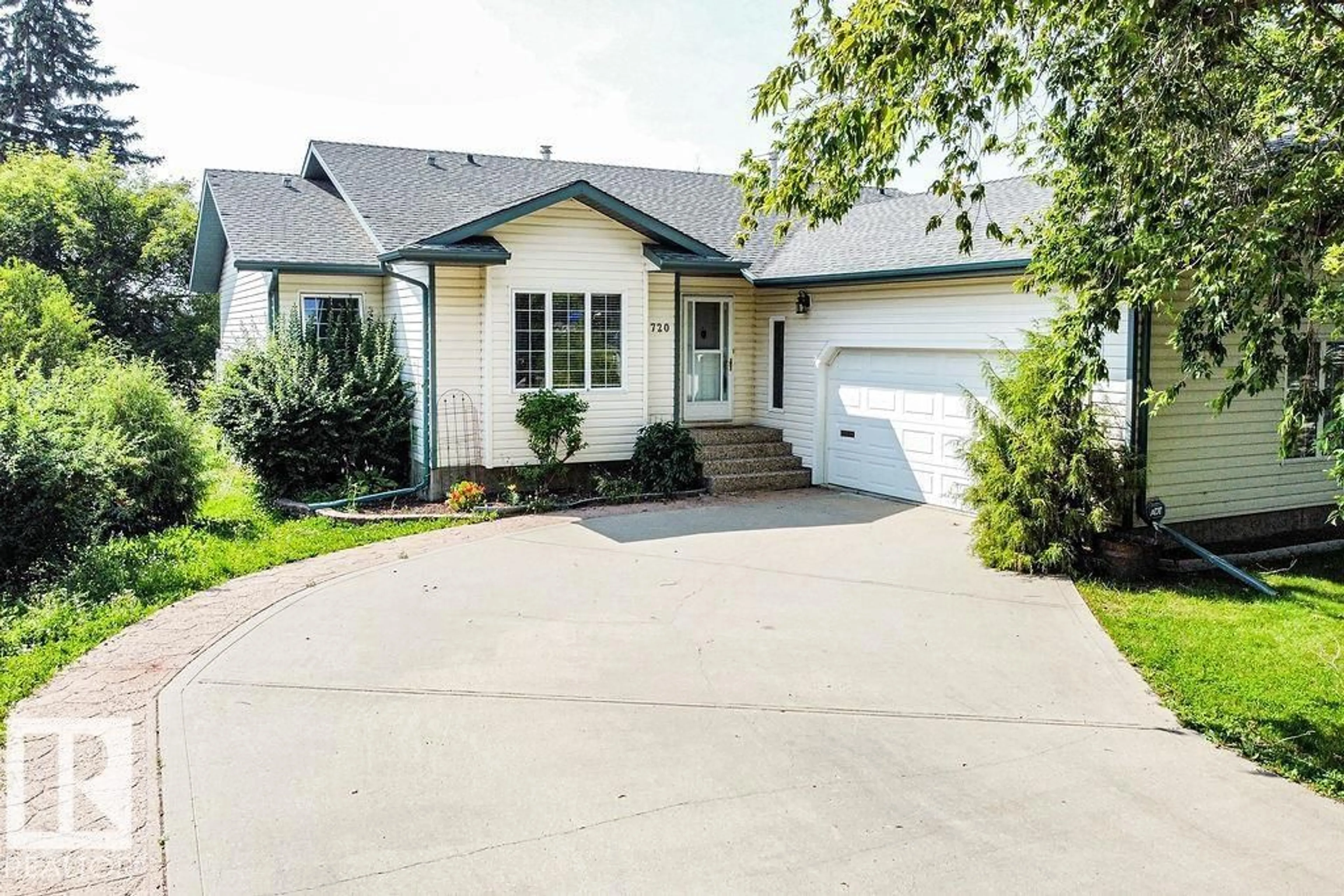 Home with vinyl exterior material, street for 4720 51 ST, Camrose Alberta T4V1R8