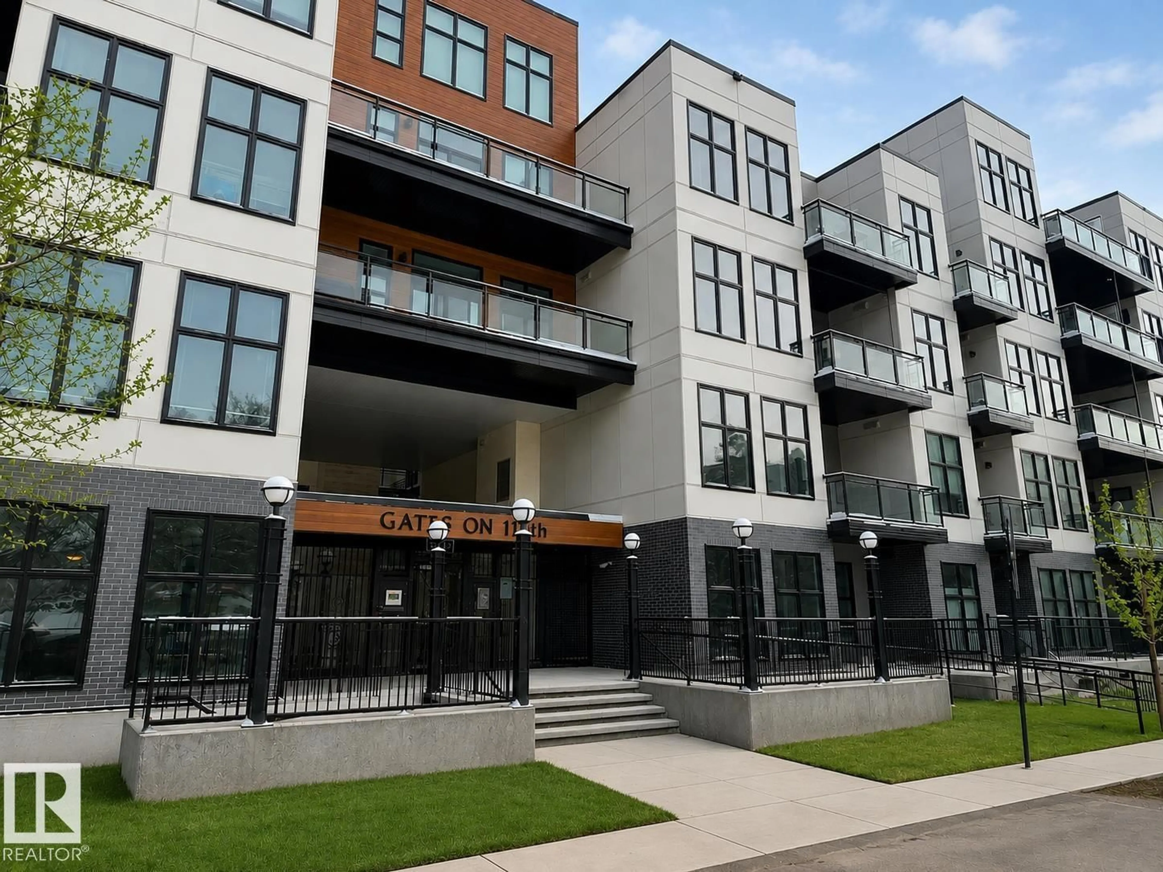 Patio, building for #128 - 10531 117 ST, Edmonton Alberta T5H0A8