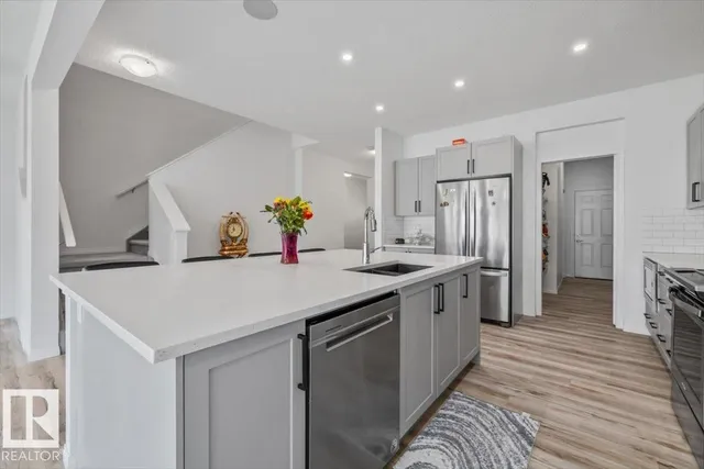 NW - 13118 208A ST, Edmonton 4