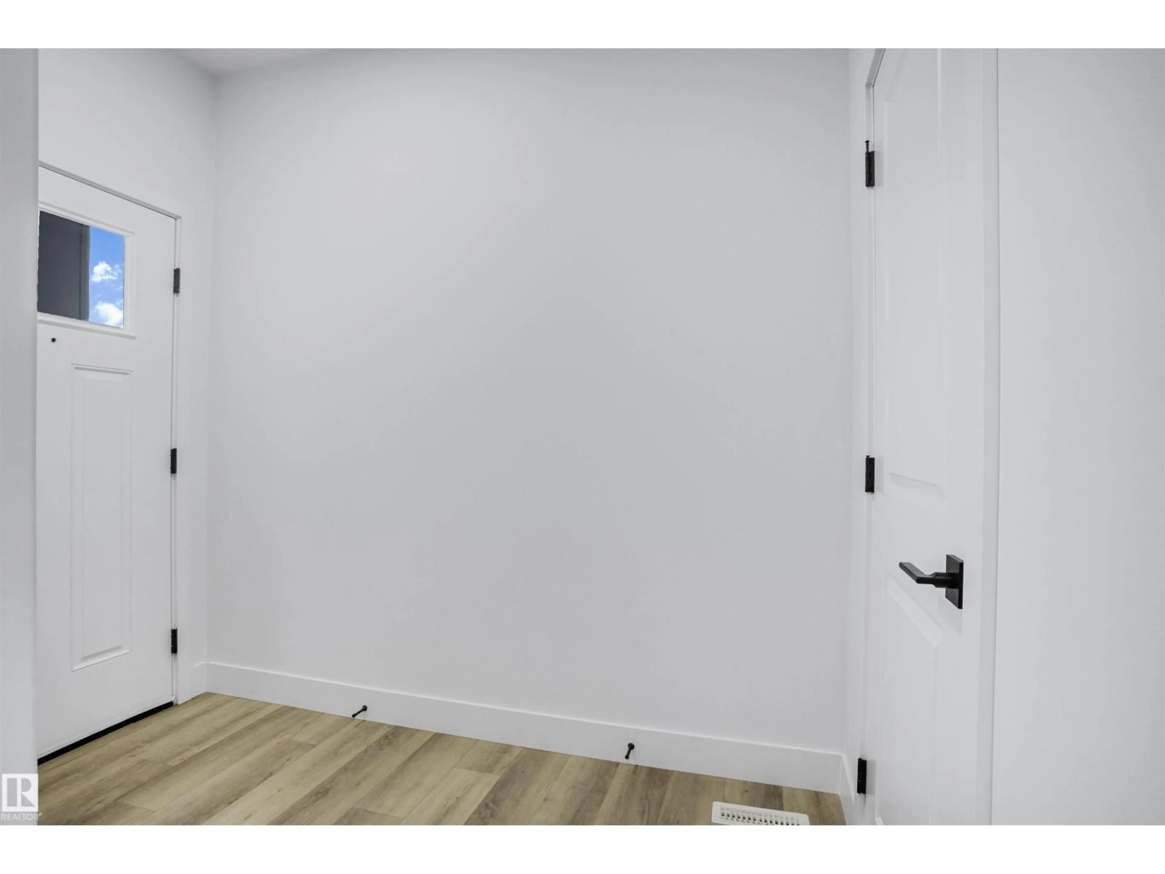 Unknown for SW - 1915 164 ST, Edmonton Alberta T6W5J8