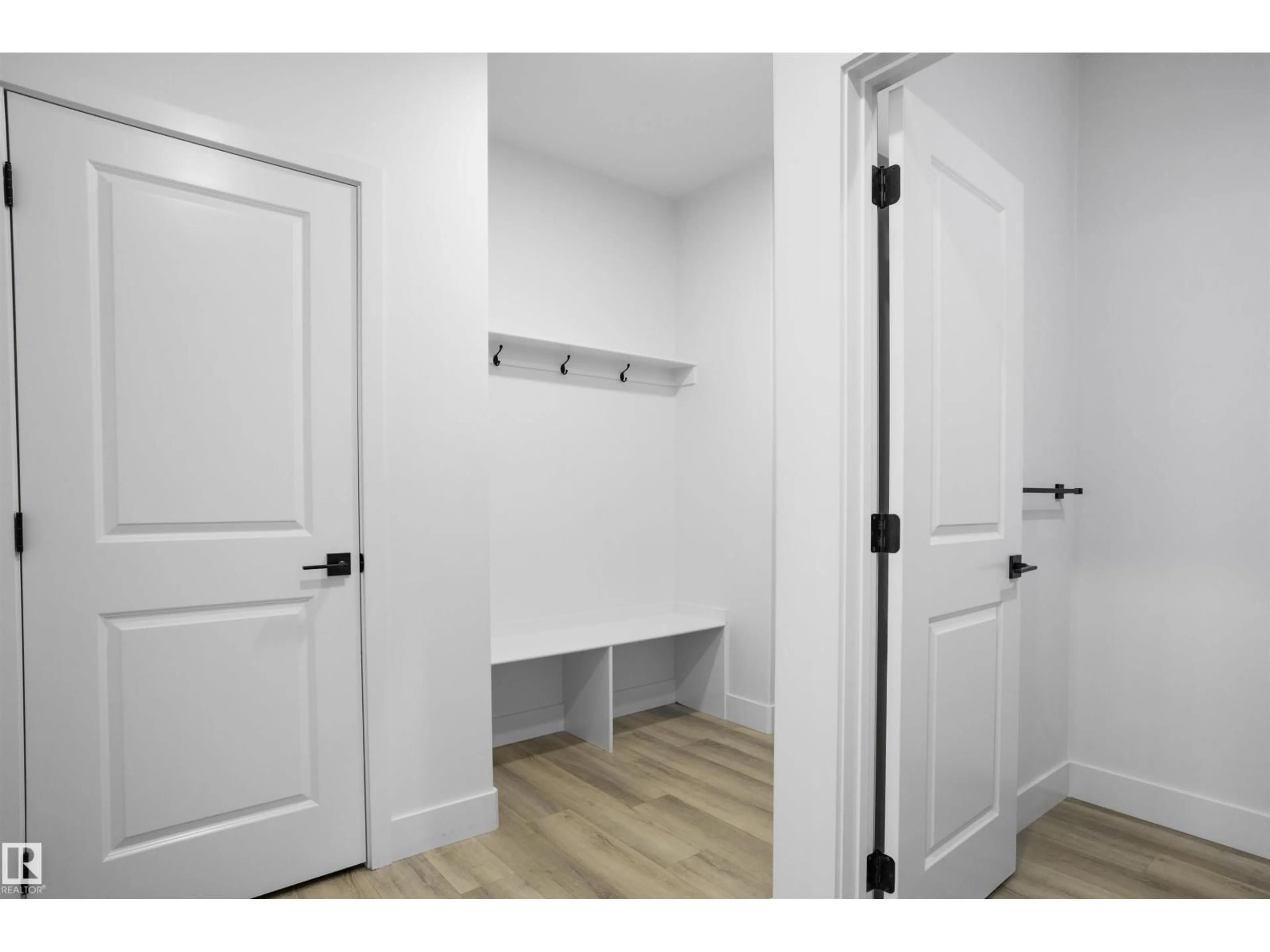 Unknown for SW - 1915 164 ST, Edmonton Alberta T6W5J8