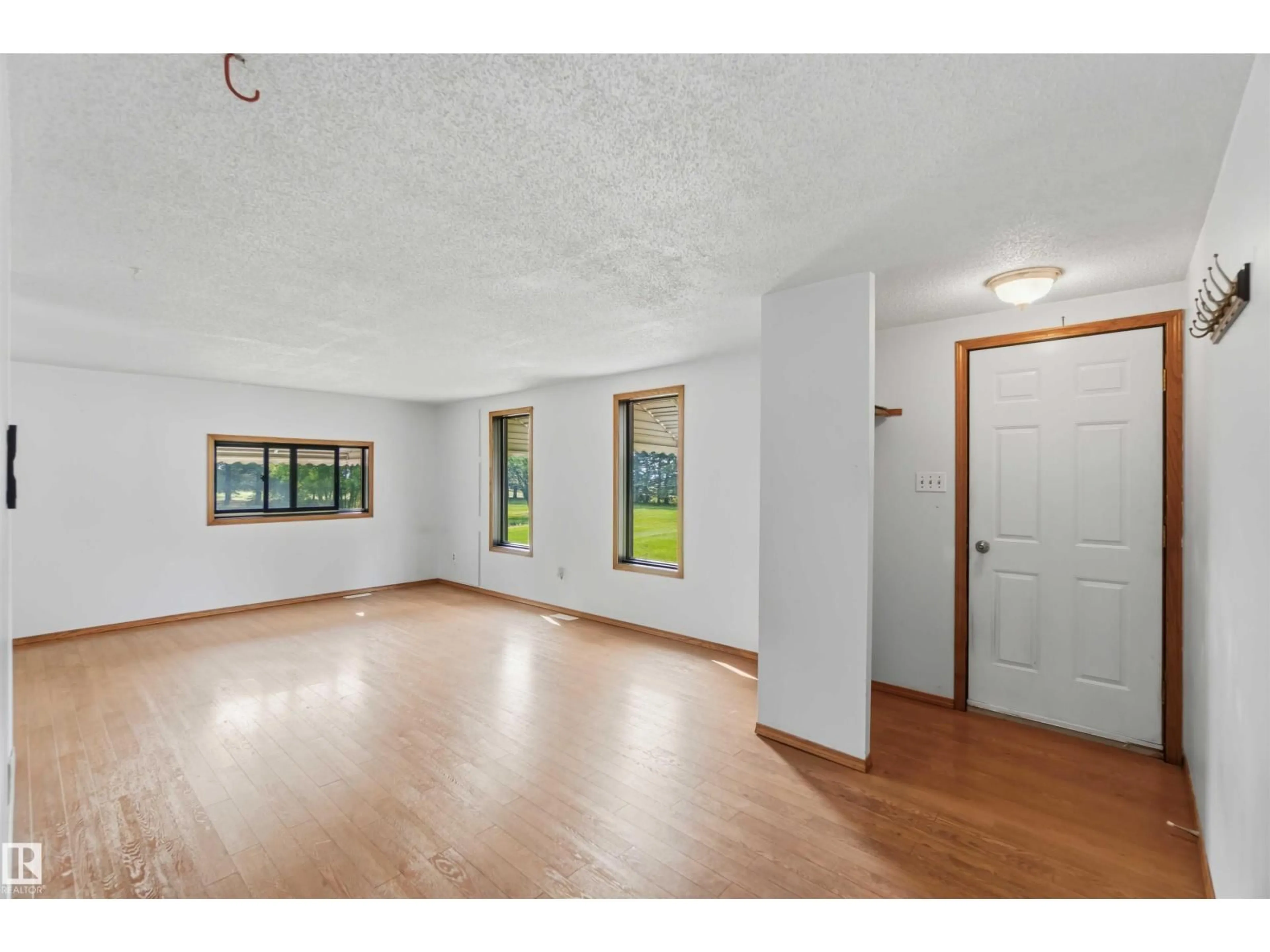 A pic of a room for 21512 TOWNSHIP ROAD 584, Rural Thorhild County Alberta T0A0Z0