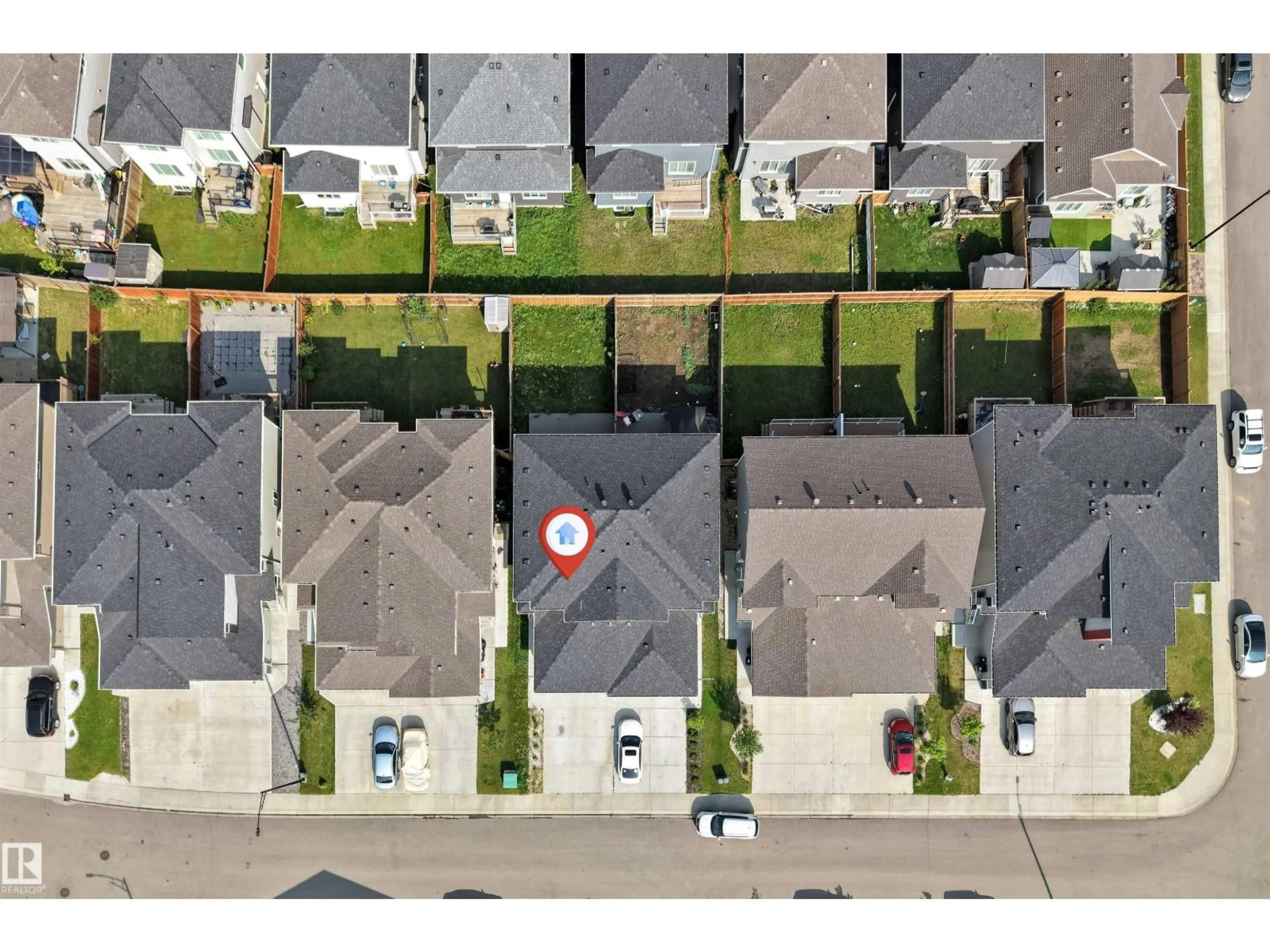 A pic from outside/outdoor area/front of a property/back of a property/a pic from drone, street for NW - 17513 65 ST, Edmonton Alberta T5Y4A7