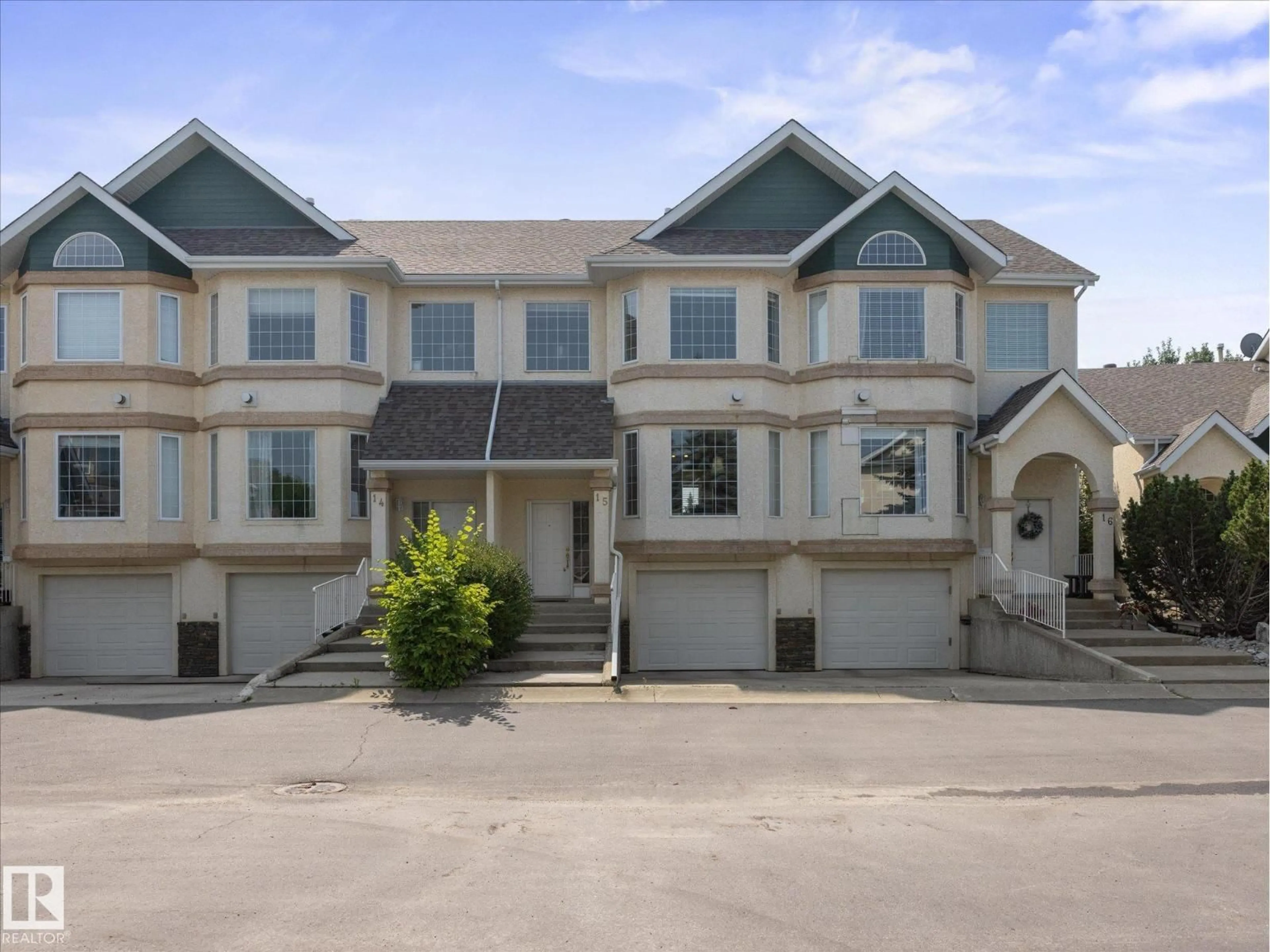 A pic from outside/outdoor area/front of a property/back of a property/a pic from drone, street for 15 - 11717 9B AV, Edmonton Alberta T6J7B7