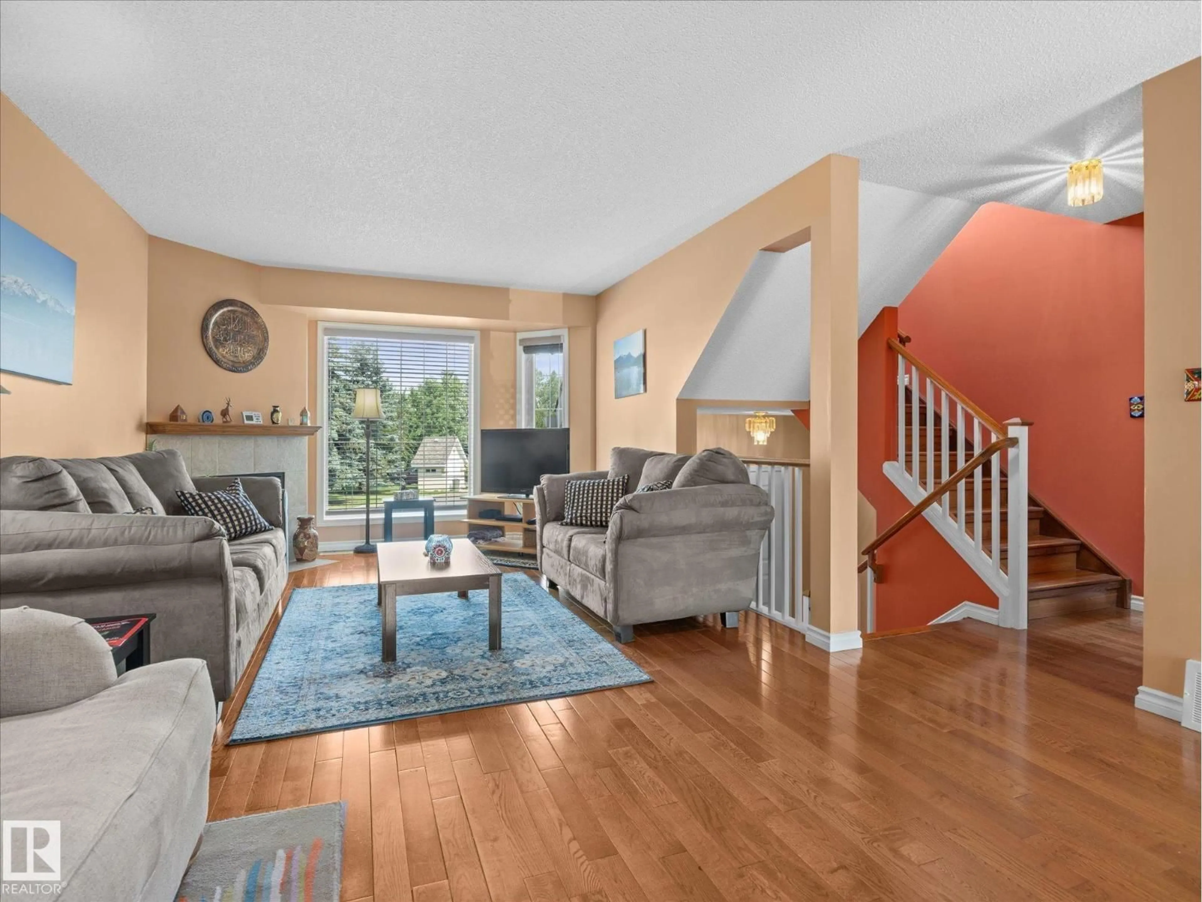 Living room with furniture, unknown for 15 - 11717 9B AV, Edmonton Alberta T6J7B7