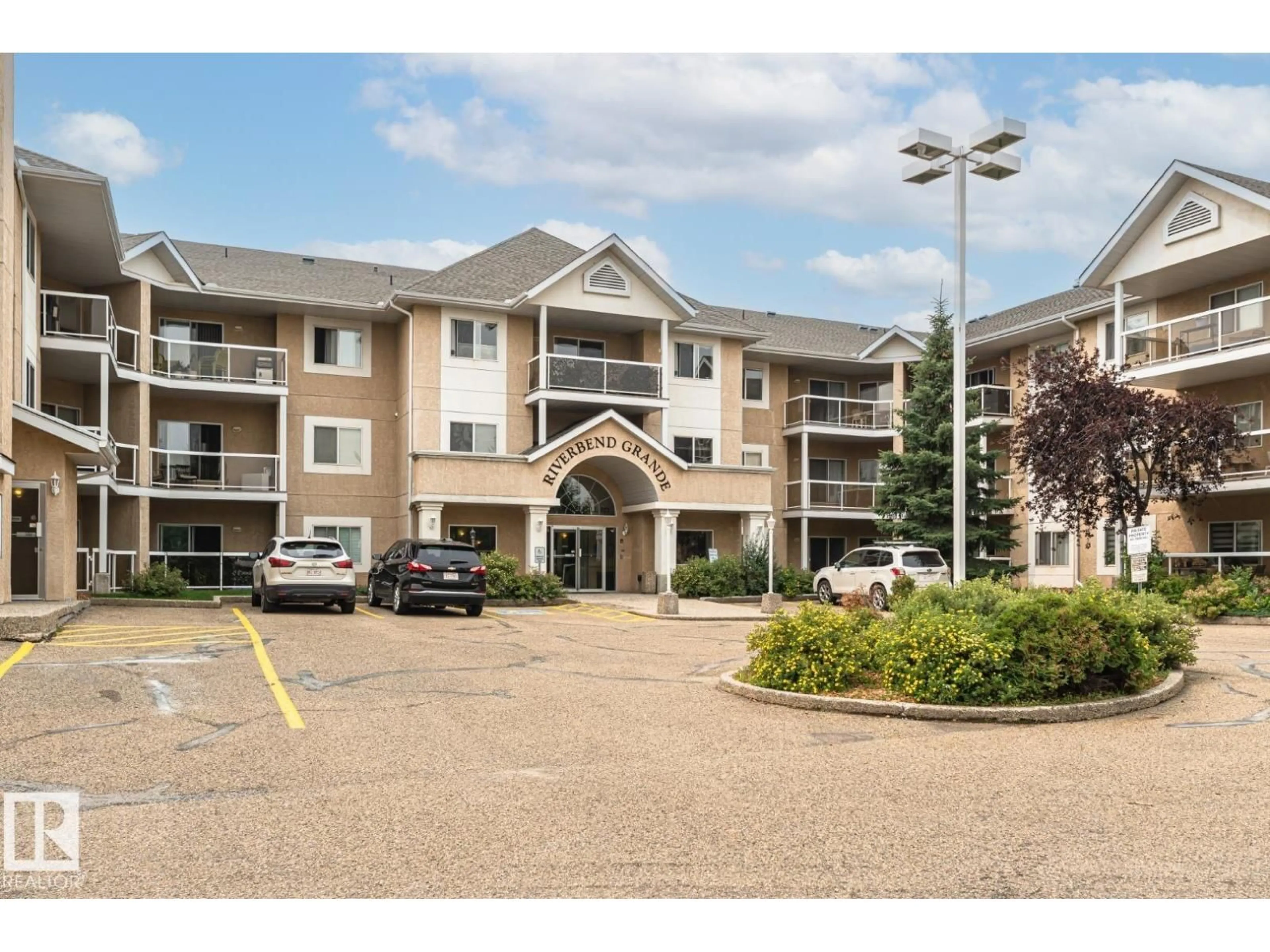 Unknown for 104 - 911 RABBIT HILL RD, Edmonton Alberta T6R2S7
