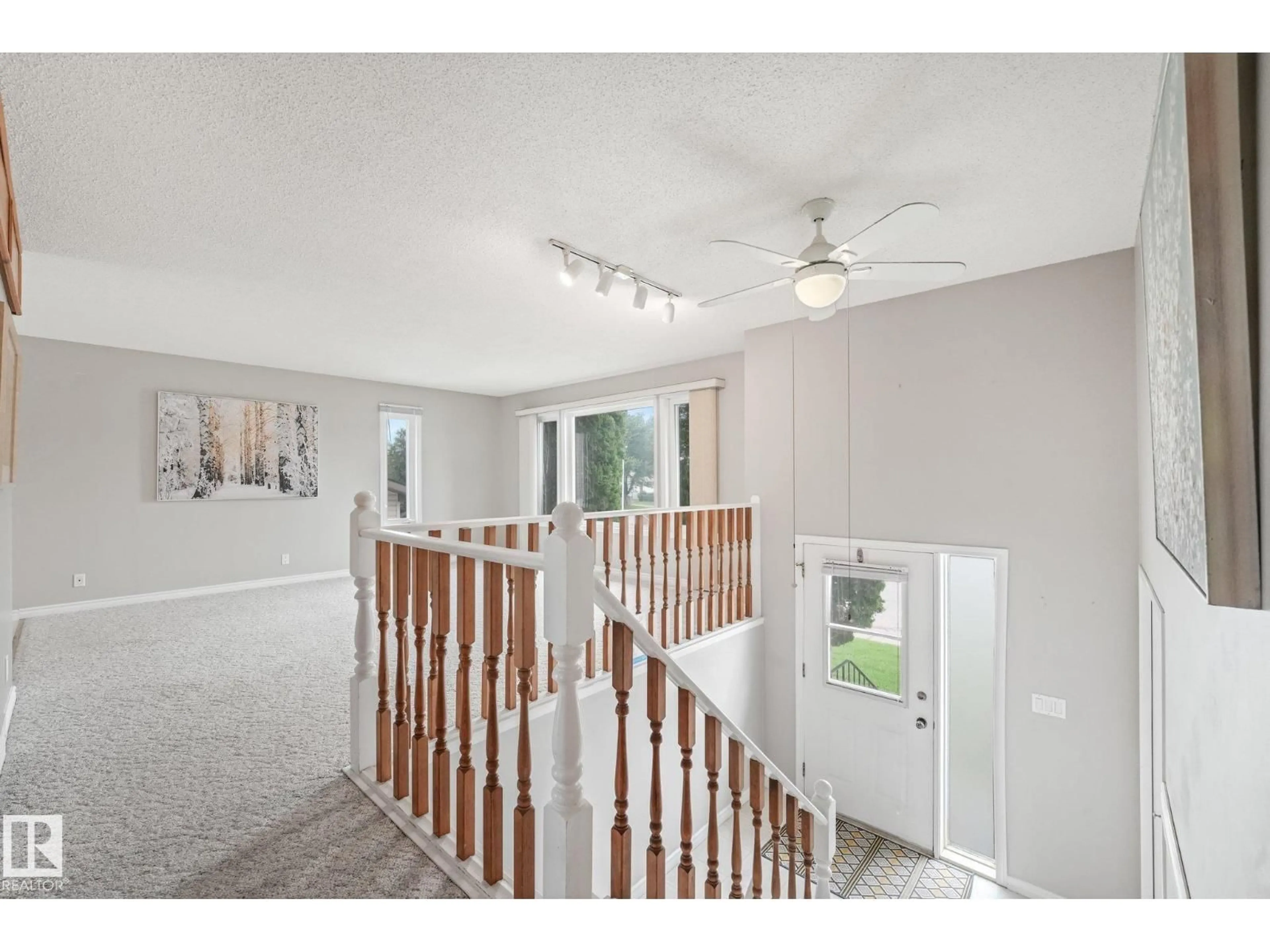 Indoor foyer for 5502 45 ST, Stony Plain Alberta T7Z1C9