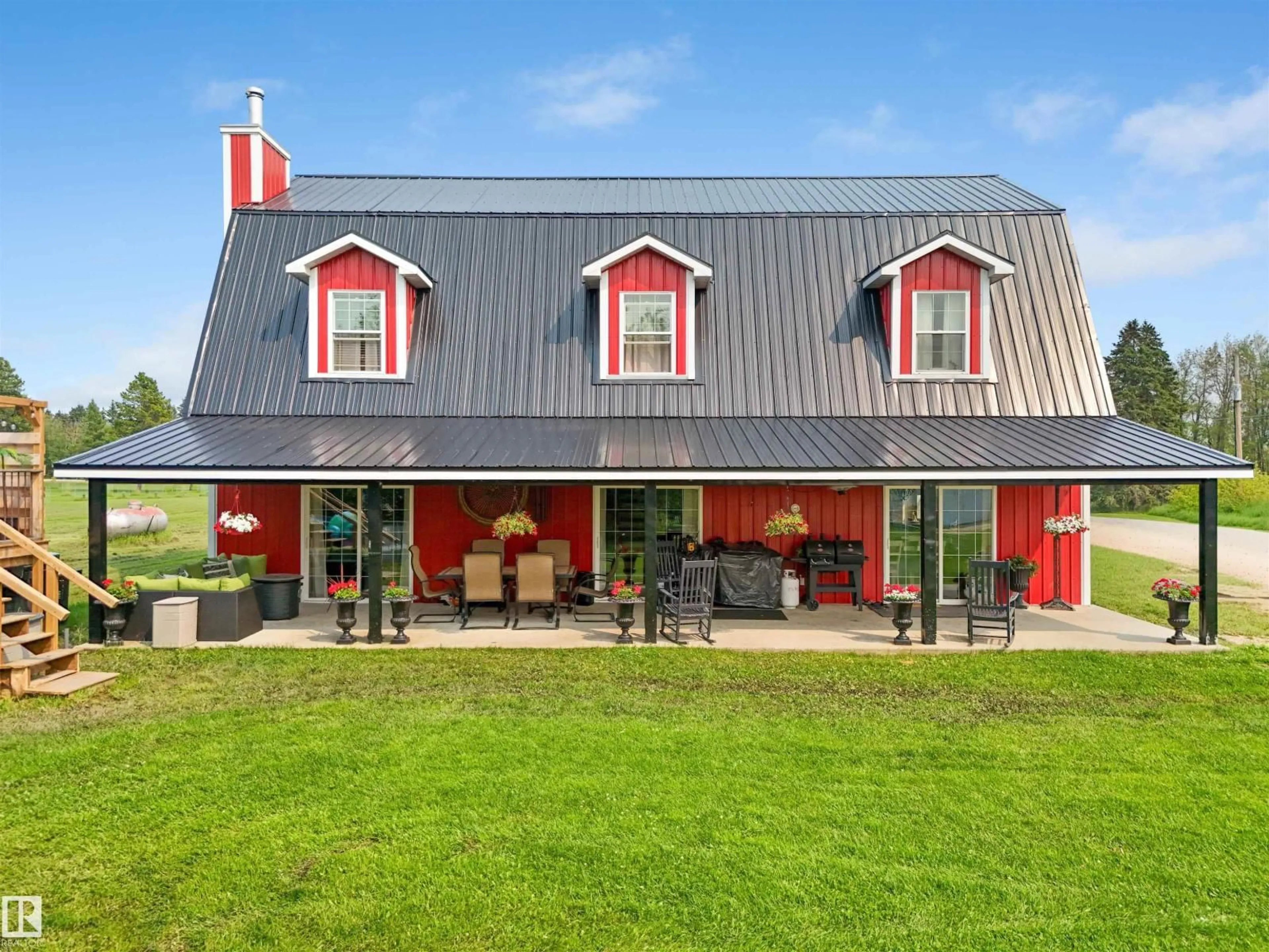Home with vinyl exterior material, building for 49218 RGE ROAD 80, Rural Brazeau County Alberta T7A2A1