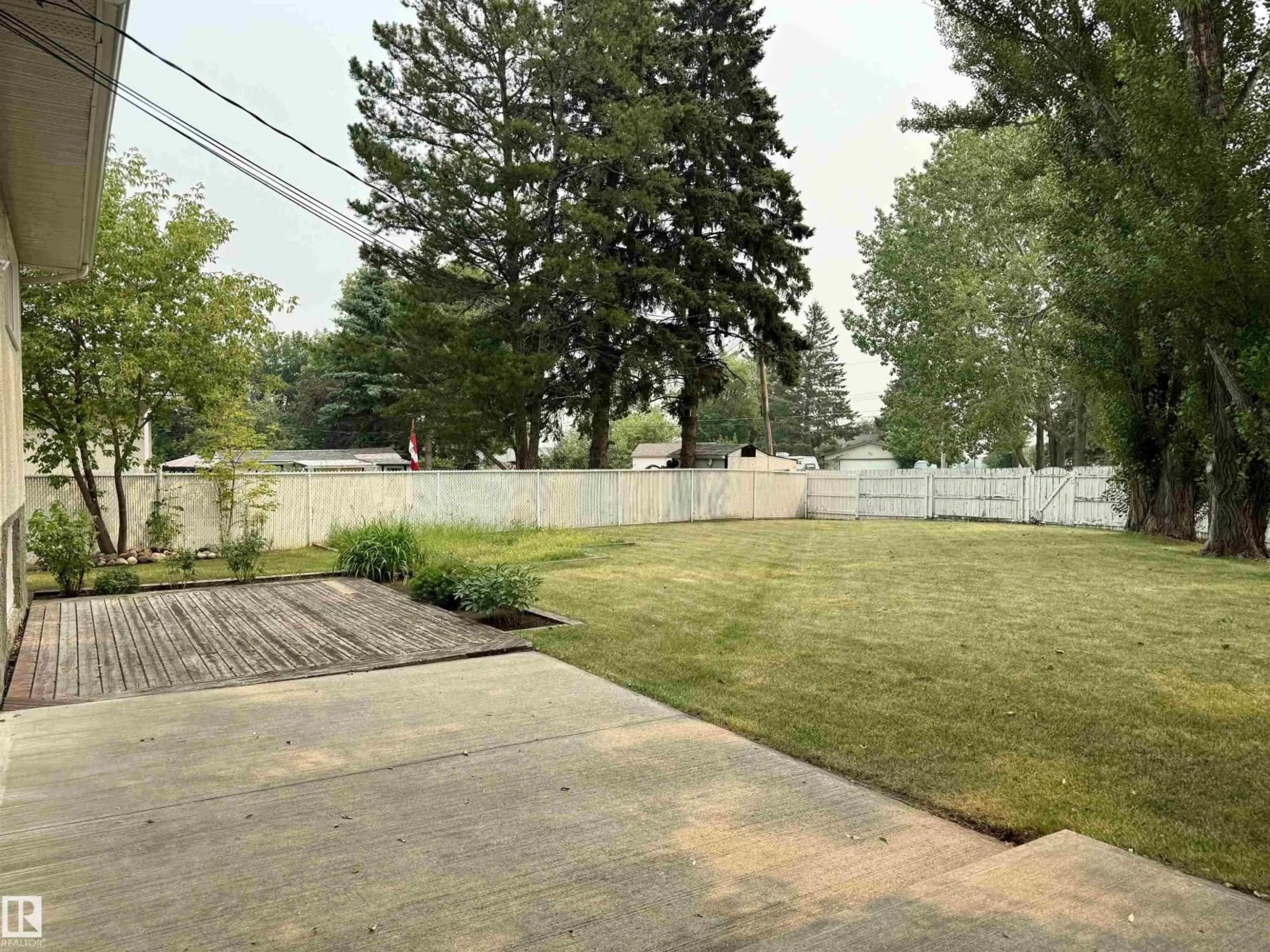 Patio, unknown for 4705 43A ST, Drayton Valley Alberta T7A1H1
