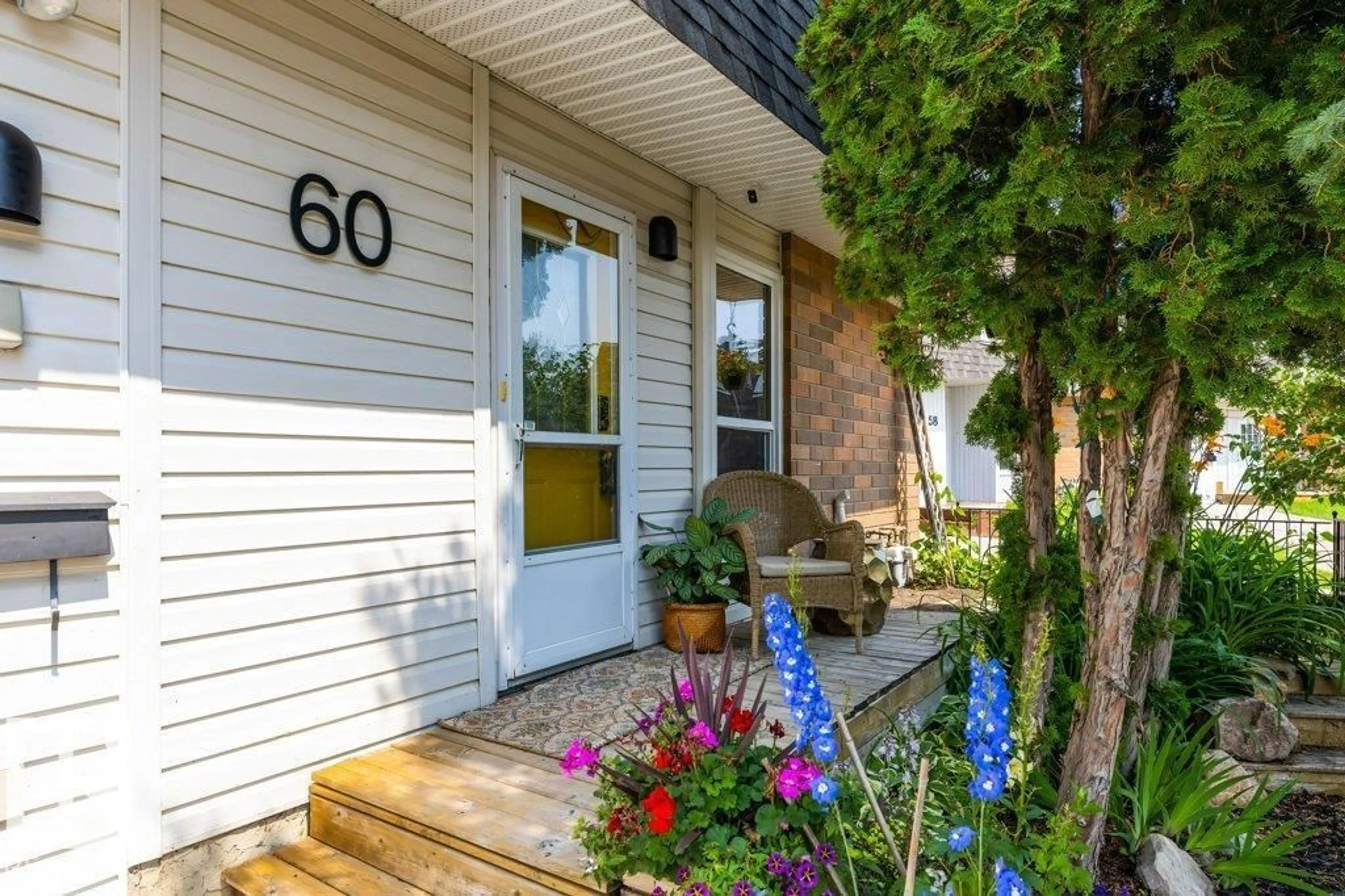 Indoor entryway for 60 GREENFIELD ES, St. Albert Alberta T8N2G2