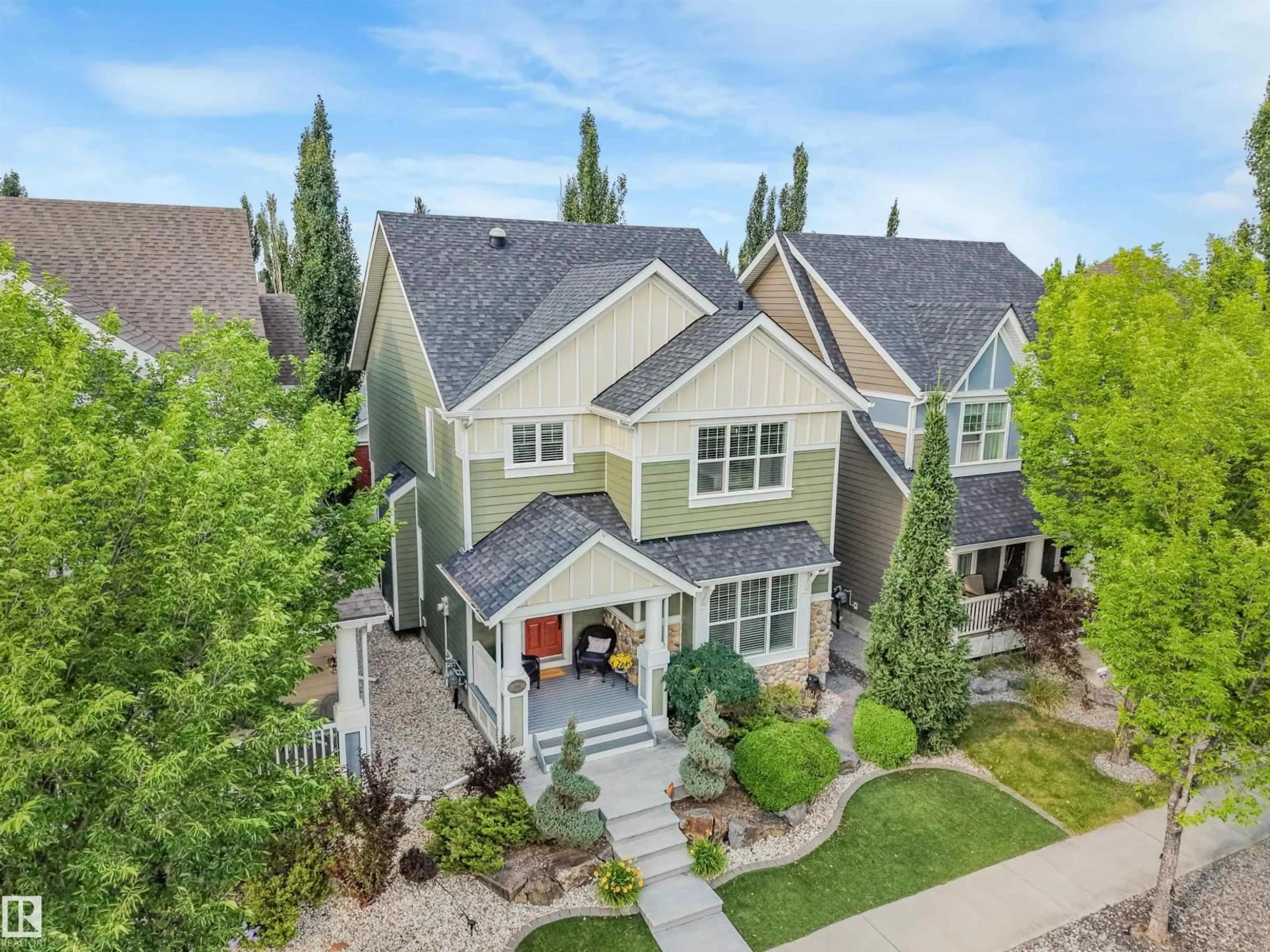 A pic from outside/outdoor area/front of a property/back of a property/a pic from drone, street for 7916 SUMMERSIDE GRANDE BV, Edmonton Alberta T6X0S9