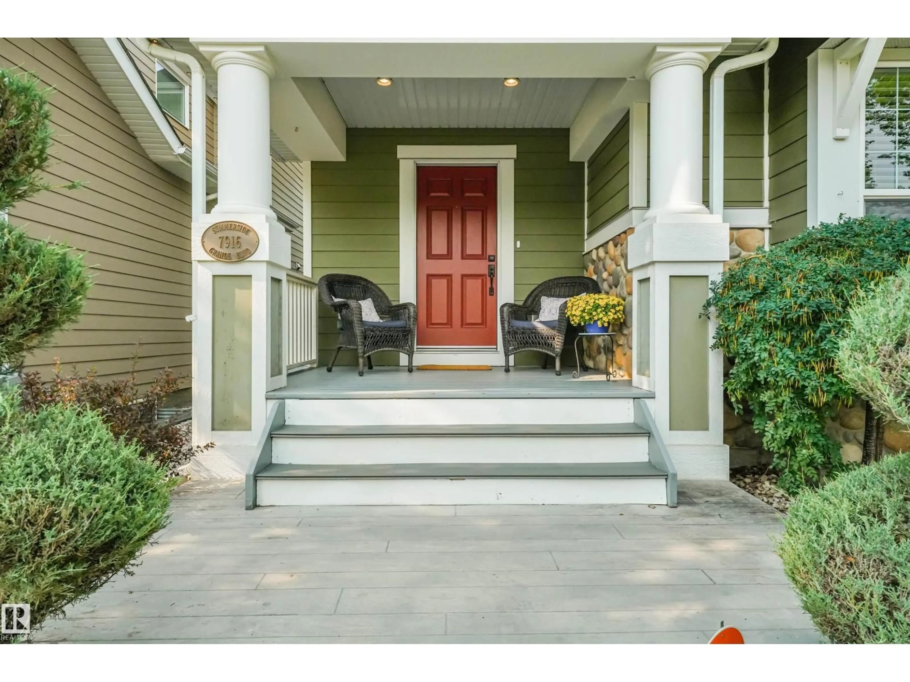 Indoor entryway for 7916 SUMMERSIDE GRANDE BV, Edmonton Alberta T6X0S9