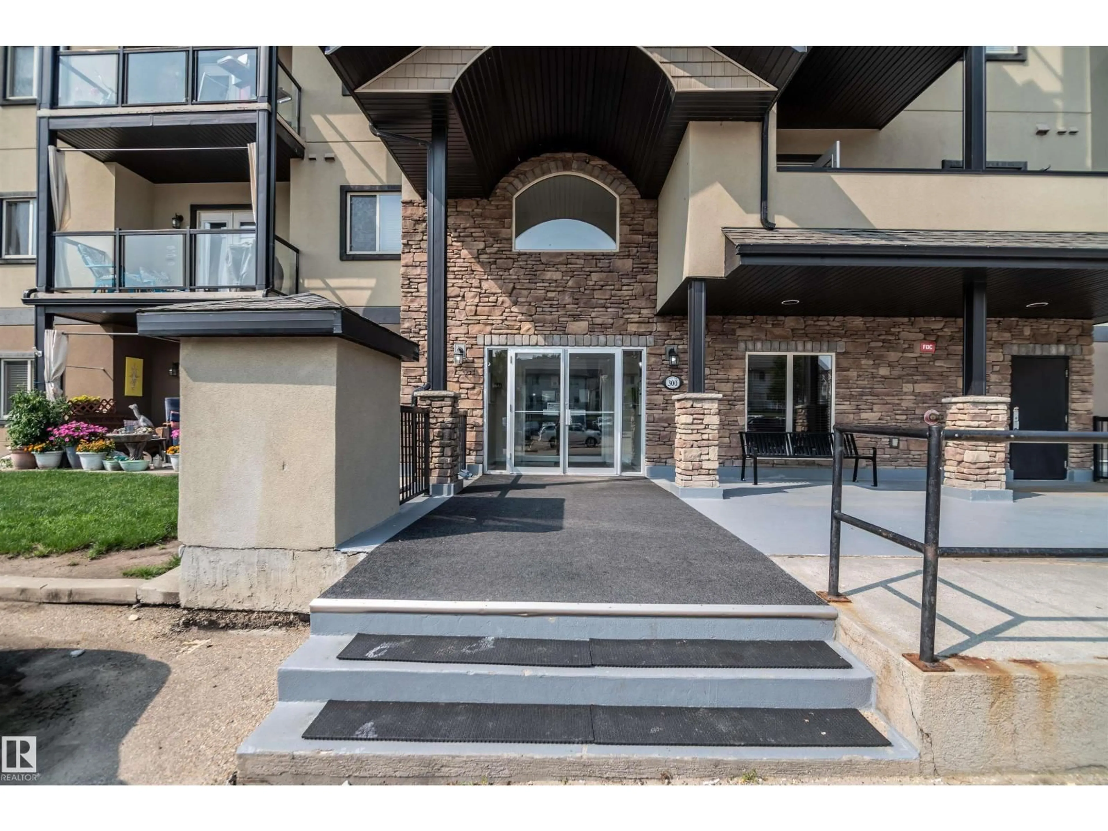 Unknown for 300 - 124 SPRUCE RIDGE RD, Spruce Grove Alberta T7X0H6