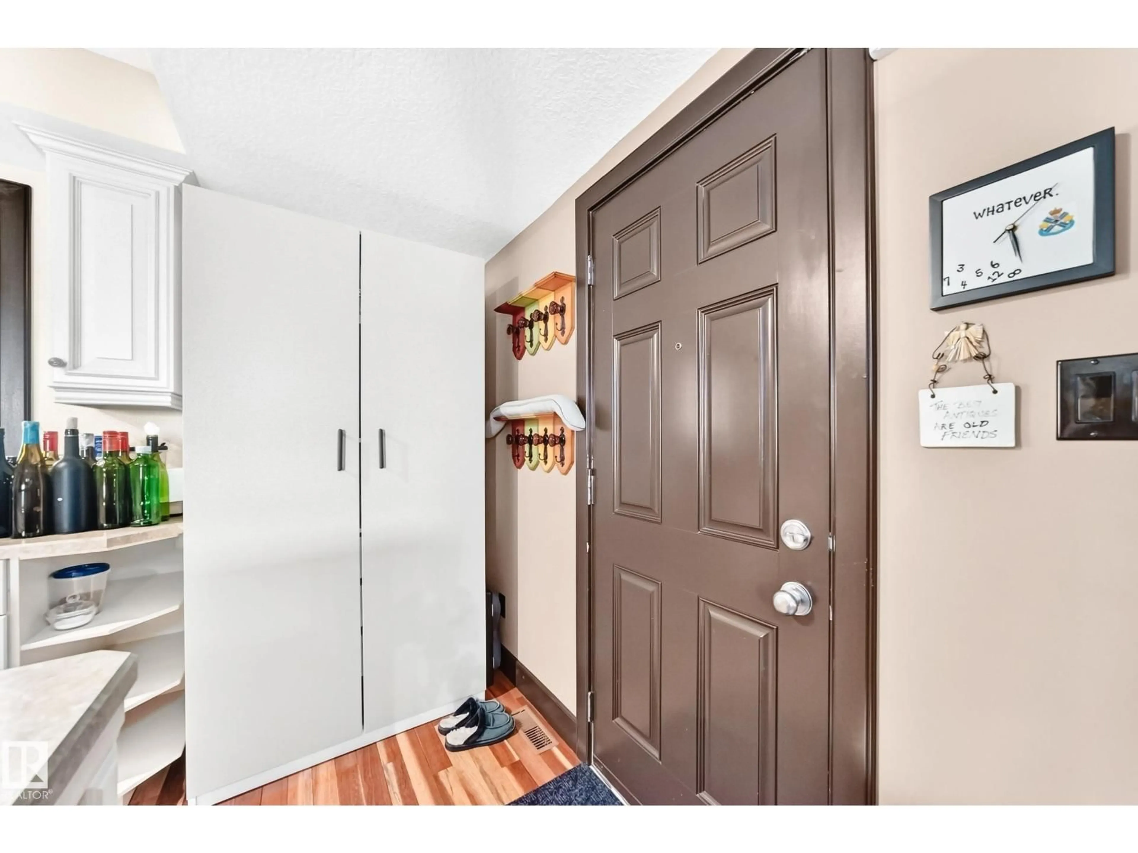 Indoor entryway for NW - 12211 107 ST, Edmonton Alberta T5G2S9