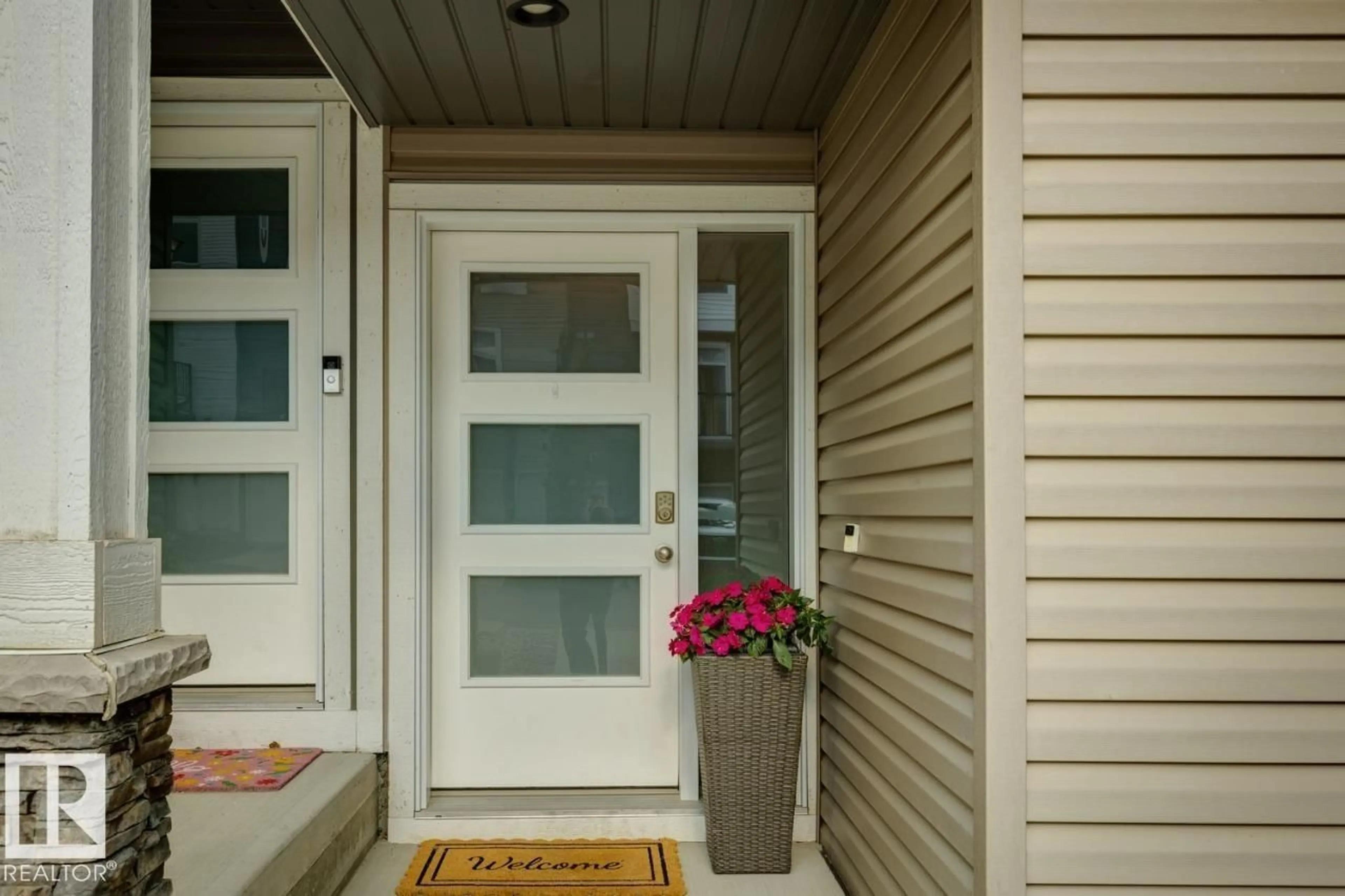 Indoor entryway for #13 - 600 BELLEROSE DR, St. Albert Alberta T8N7T5