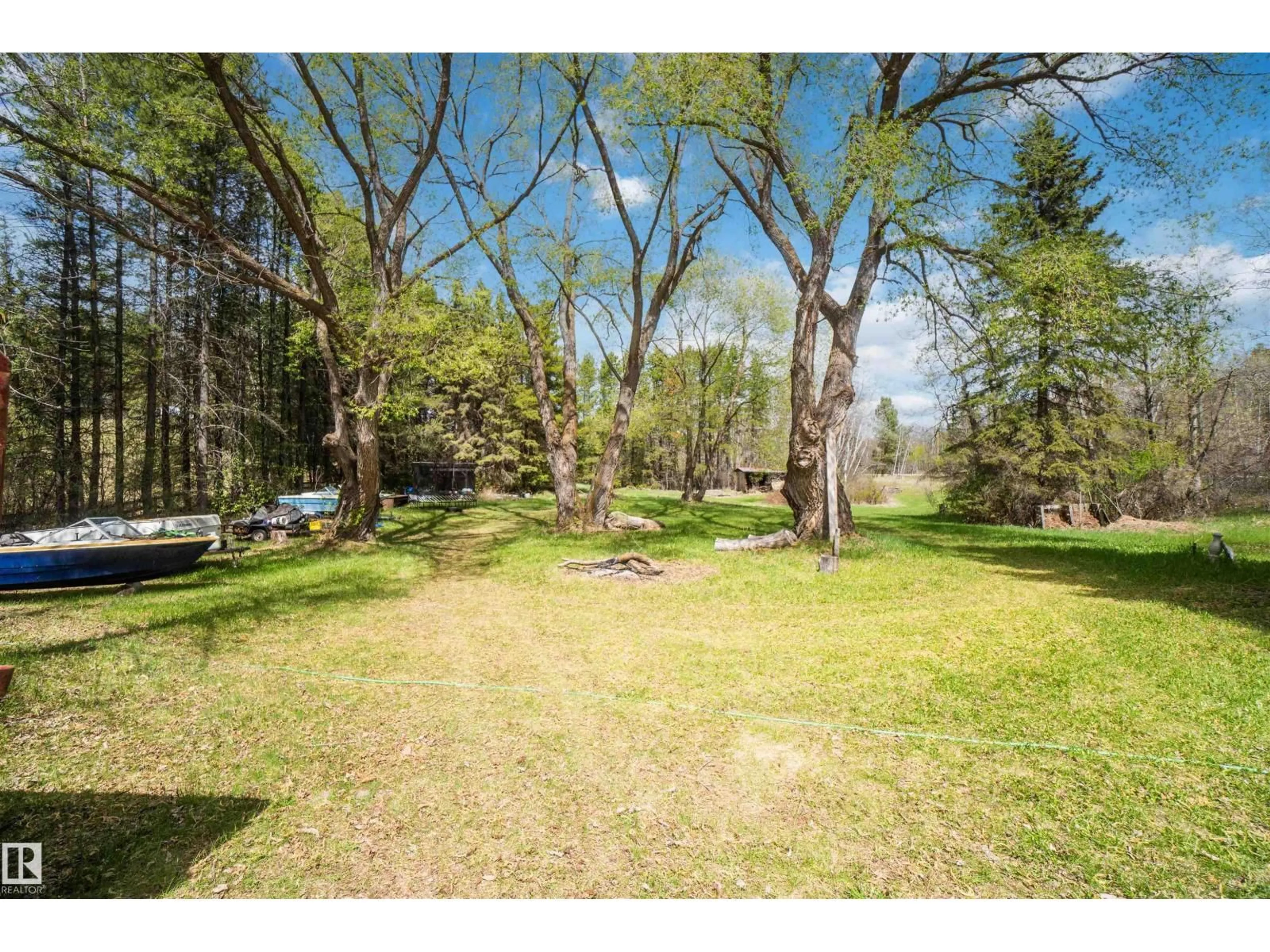 A pic from outside/outdoor area/front of a property/back of a property/a pic from drone, forest/trees view for 910 HERMITAGE AV, Rural Parkland County Alberta T7Z2T2