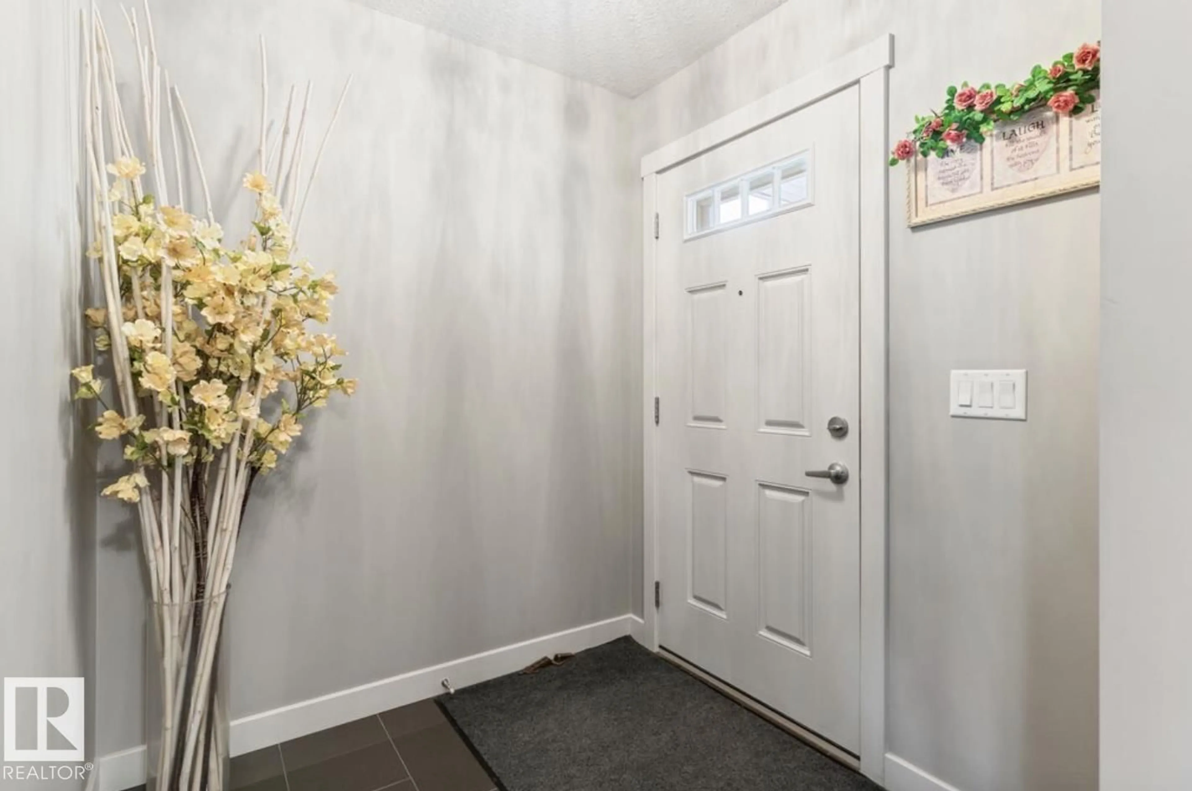 Indoor entryway for 173 SUNTERRA WY, Sherwood Park Alberta T8H0T9