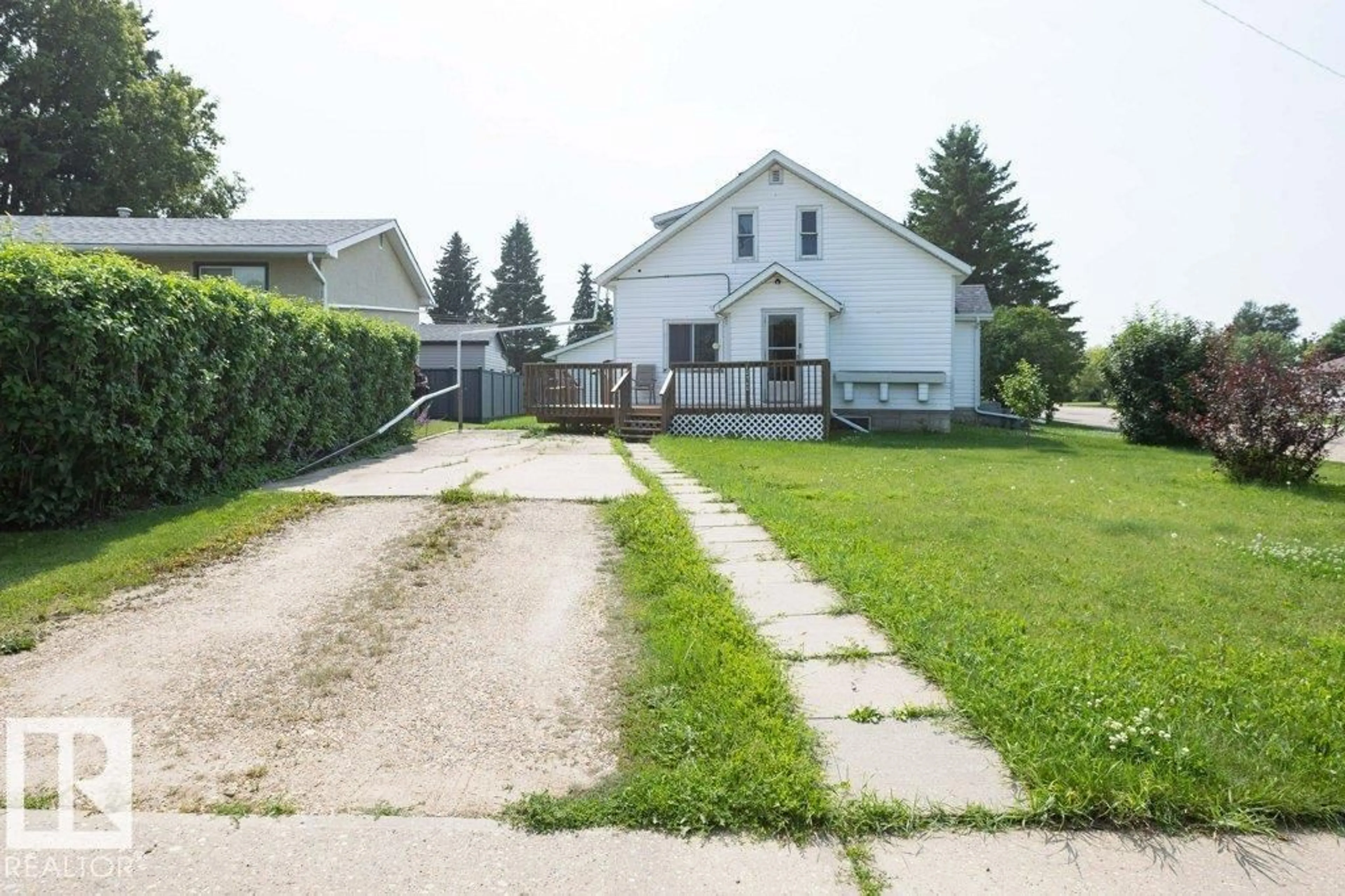 A pic from outside/outdoor area/front of a property/back of a property/a pic from drone, street for 10940 100A AVE, Westlock Alberta T7P1N9