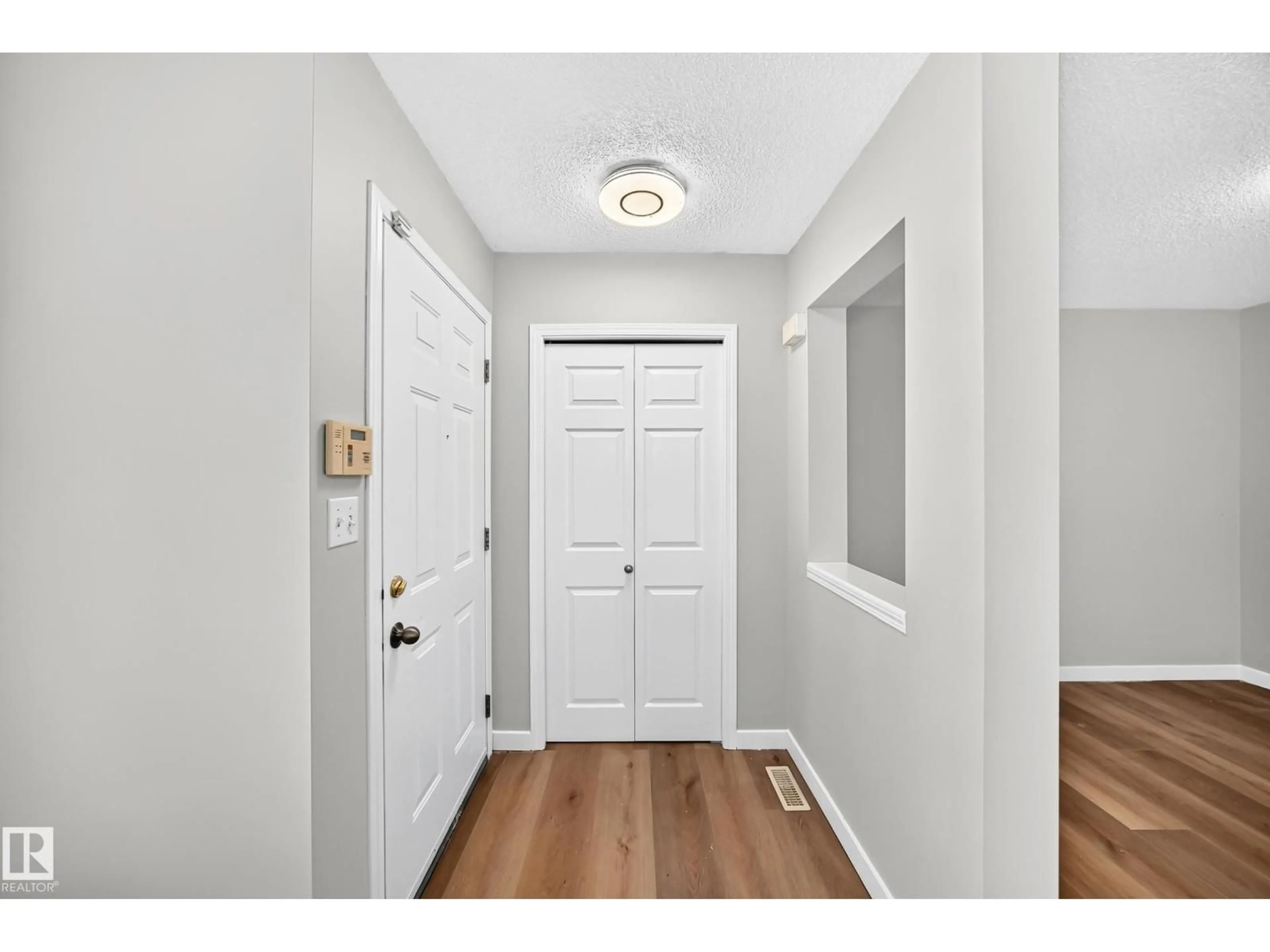 Indoor entryway for SW - 203 84 ST, Edmonton Alberta T6X1H6
