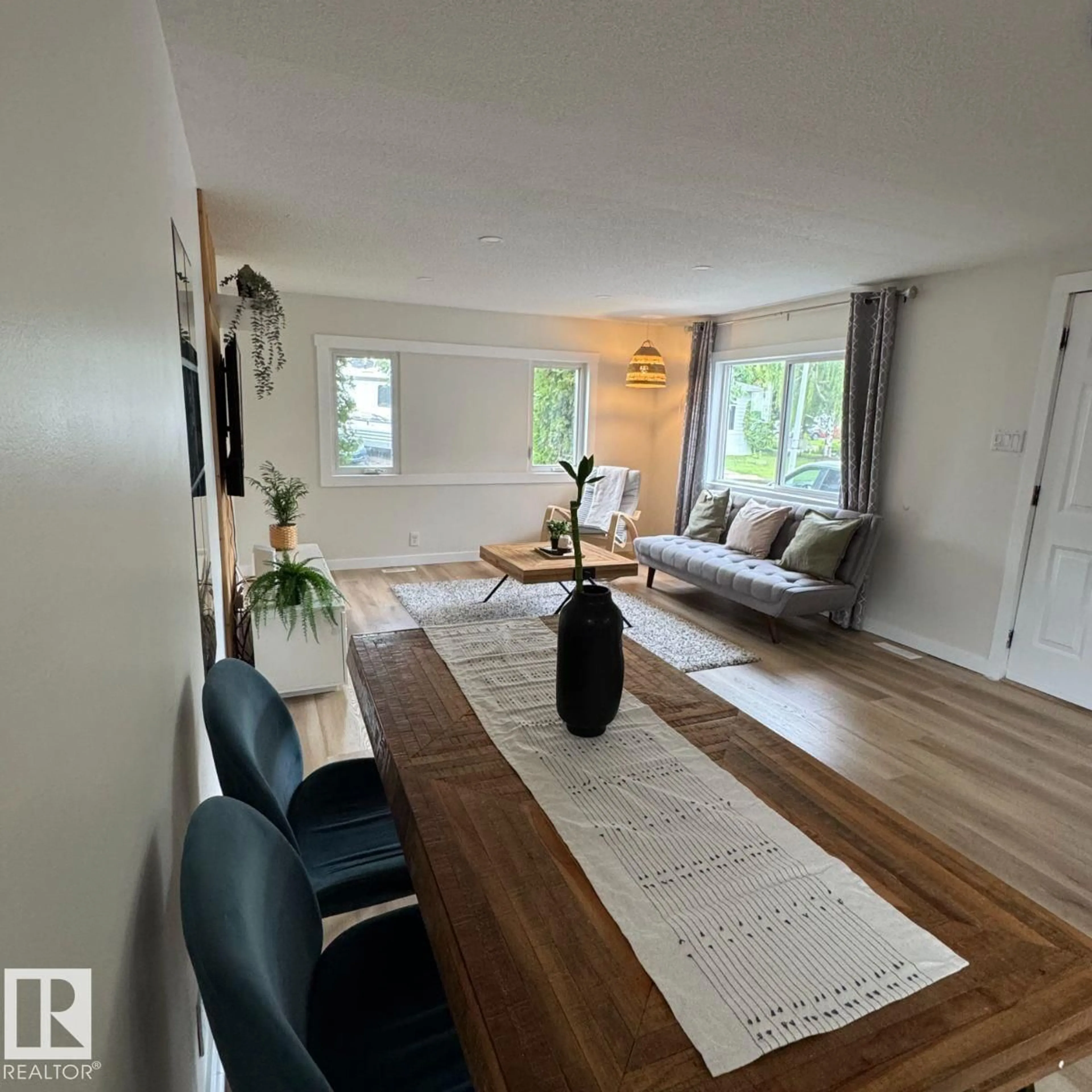 Living room with furniture, wood/laminate floor for 8 THE PARKWAY NW, Edmonton Alberta T6P1C7