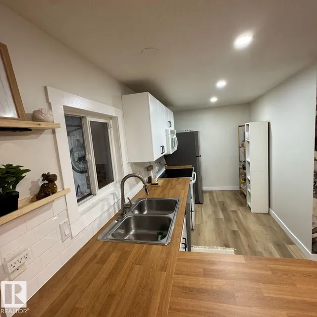 8 THE PARKWAY NW, Edmonton 5